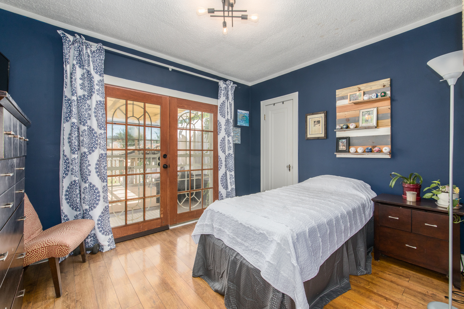 Chicago, Illinois, 60707, United States, 4 Bedrooms Bedrooms, ,2 BathroomsBathrooms,Residential,For Sale,1939861