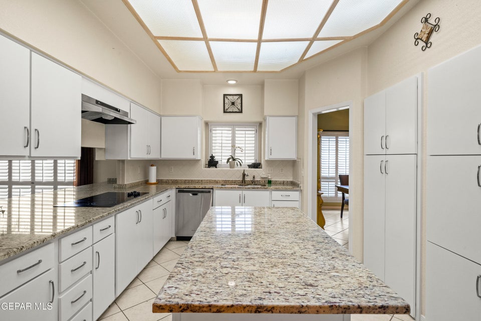 El Paso, Texas, 79912, United States, 4 Bedrooms Bedrooms, ,2 BathroomsBathrooms,Residential,For Sale,1921658