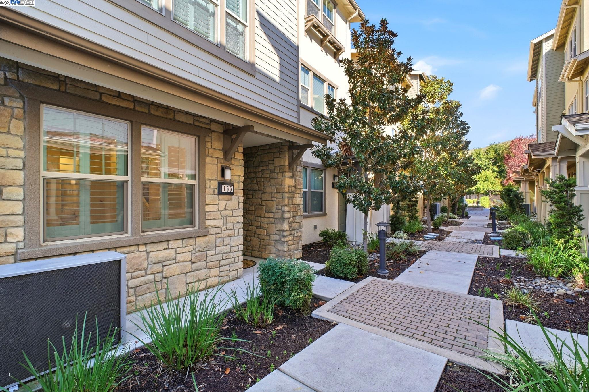 Fremont, California, 94539, United States, 3 Bedrooms Bedrooms, ,3 BathroomsBathrooms,Residential,For Sale,1995689