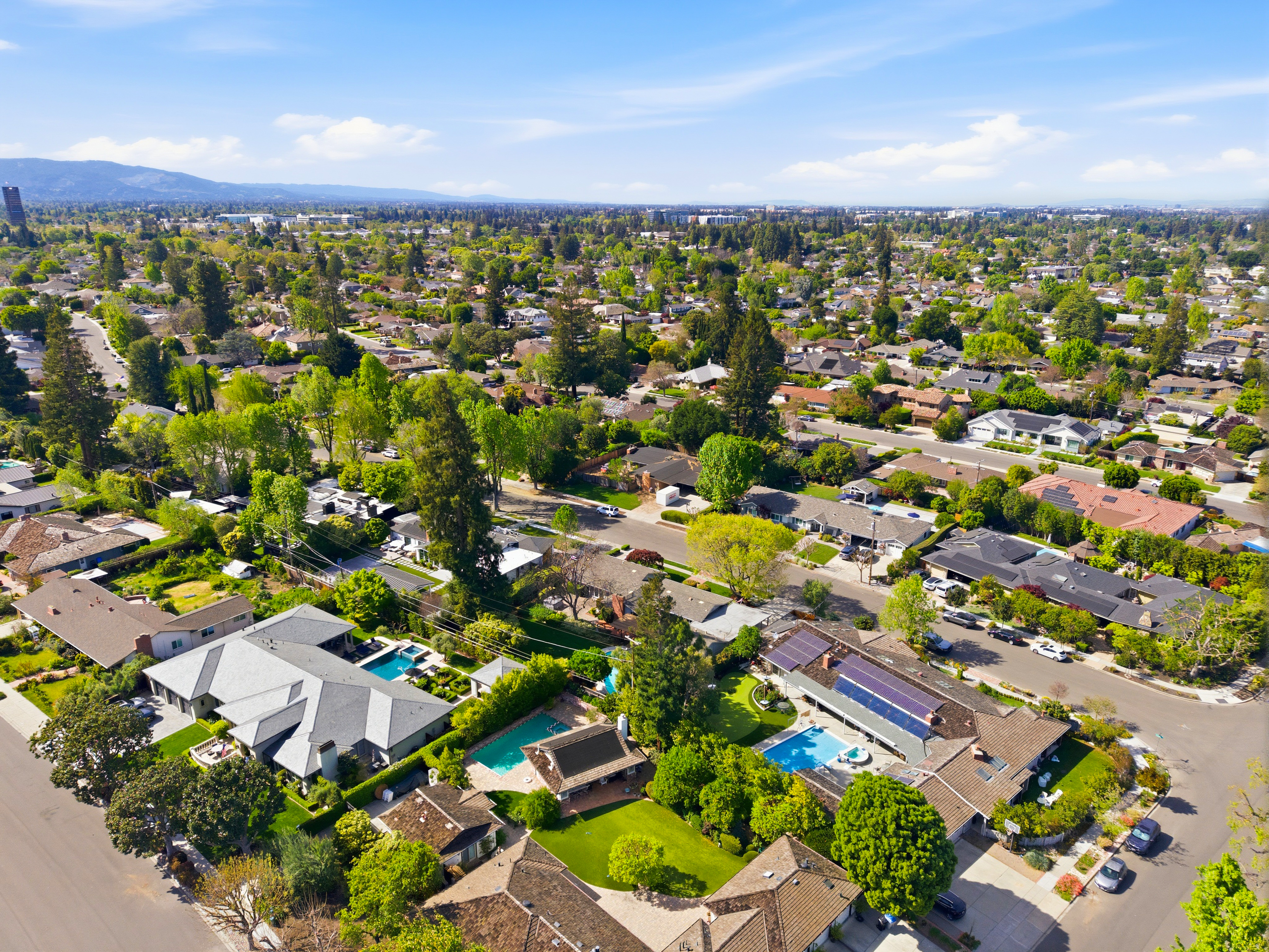  Single-Level Rancher in Coveted Neighborhood - 物件實景