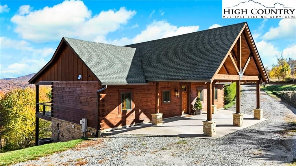 Banner Elk, North Carolina, 28604, United States, 4 Bedrooms Bedrooms, ,5 BathroomsBathrooms,Residential,For Sale,1977191