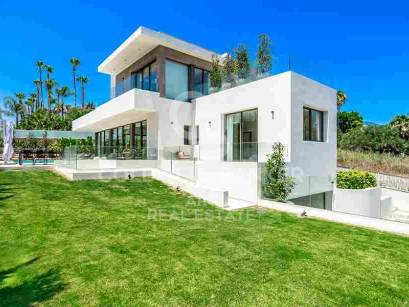 Marbella, Andalusia, ES, 4 Bedrooms Bedrooms, ,4 BathroomsBathrooms,Residential,For Sale,1793222