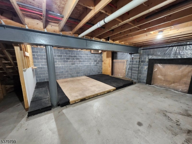 Fairfield Twp., New Jersey, 07004, United States, 3 Bedrooms Bedrooms, ,3 BathroomsBathrooms,Residential,For Sale,1977610