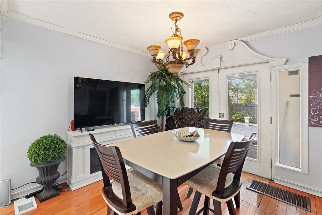 Lynn, Massachusetts, 01905, United States, 3 Bedrooms Bedrooms, ,2 BathroomsBathrooms,Residential,For Sale,1983018