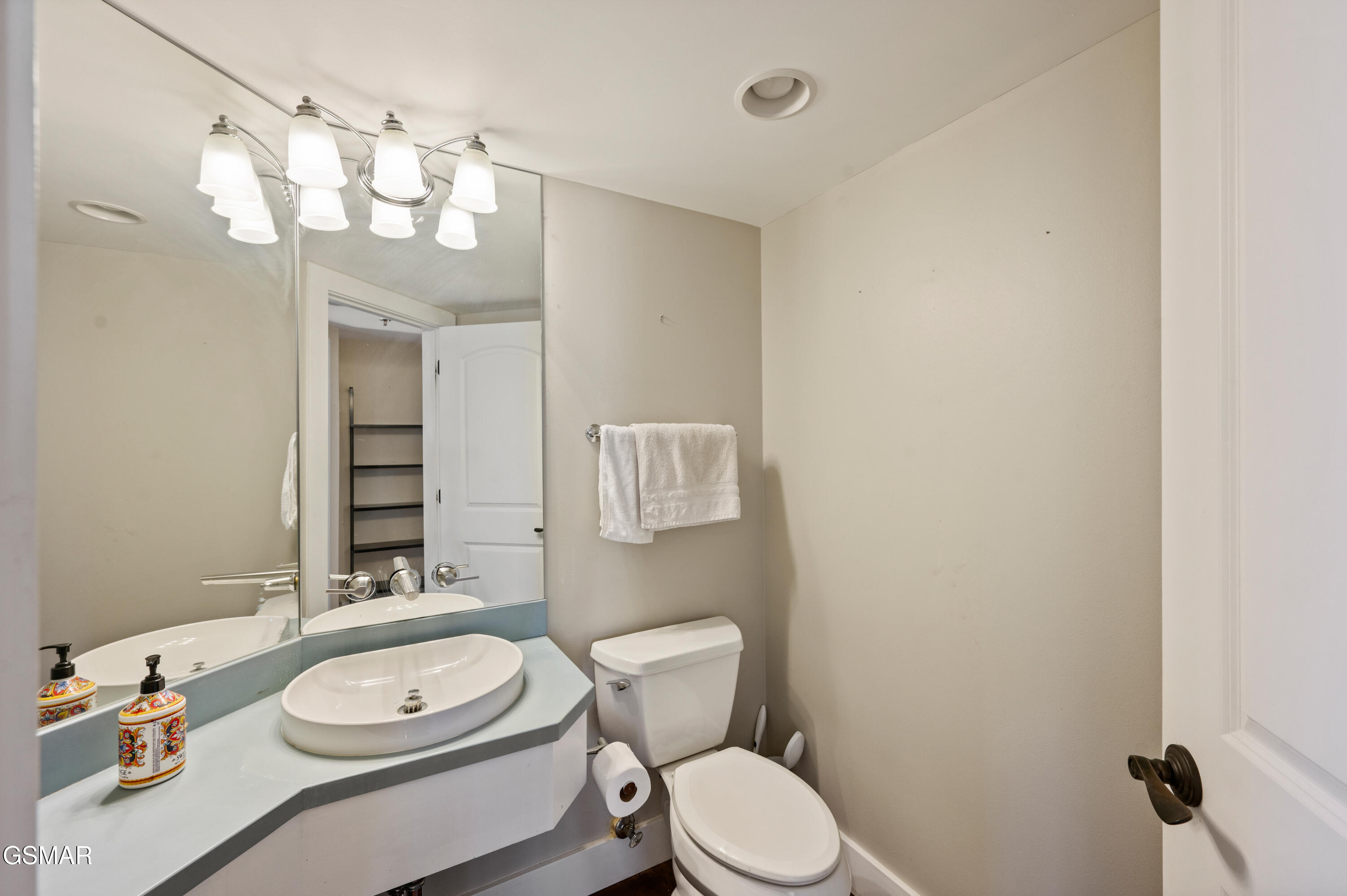 Knoxville, Tennessee, 37902, United States, 3 Bedrooms Bedrooms, ,3 BathroomsBathrooms,Residential,For Sale,2000047