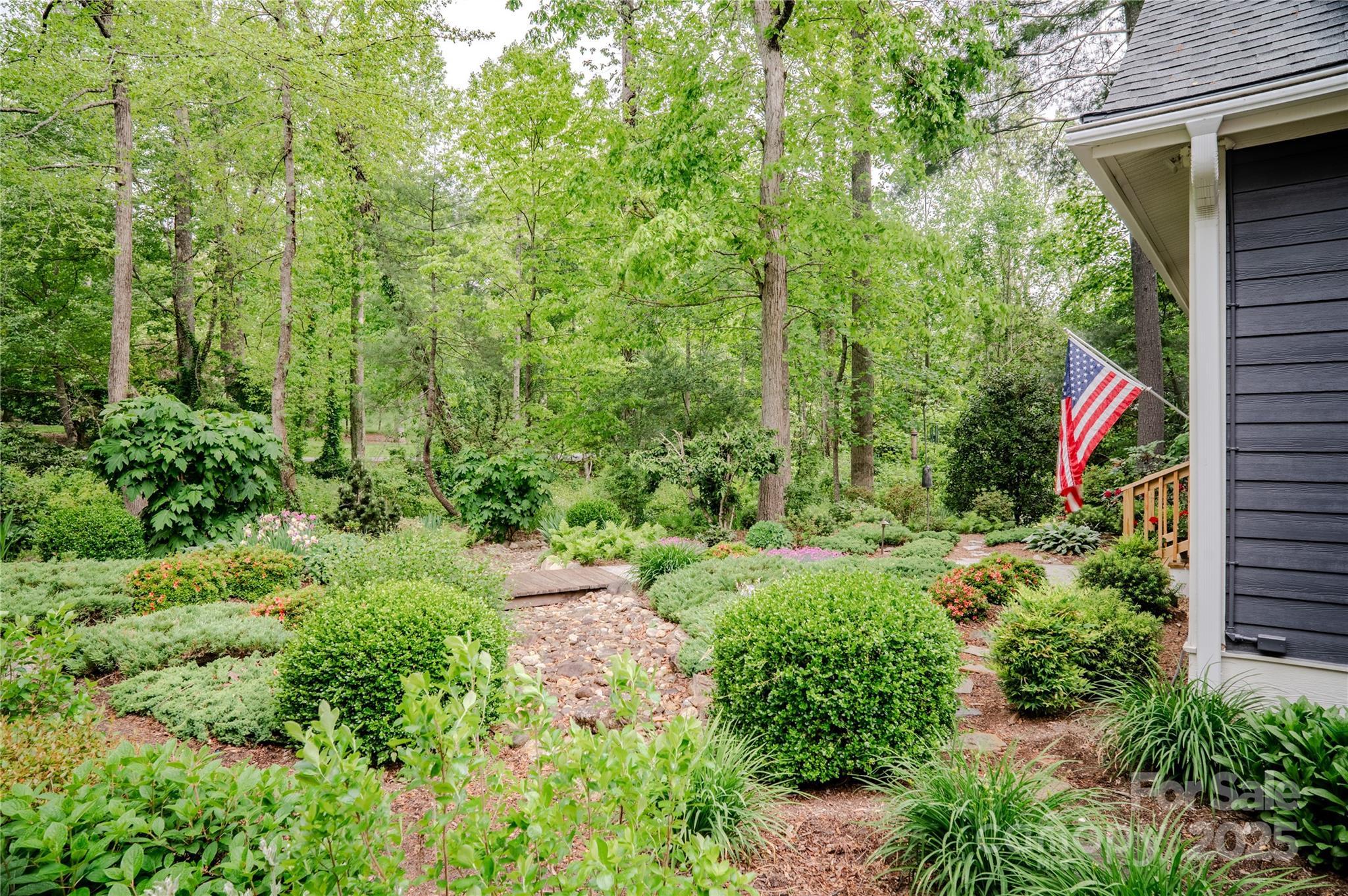 Flat Rock, North Carolina, 28731, United States, 4 Bedrooms Bedrooms, ,3 BathroomsBathrooms,Residential,For Sale,1804521