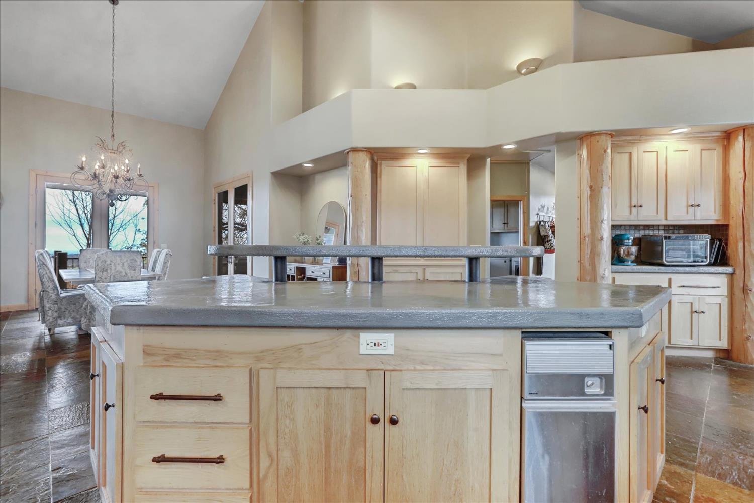 Grass Valley, California, 95949, United States, 3 Bedrooms Bedrooms, ,3 BathroomsBathrooms,Residential,For Sale,1992589