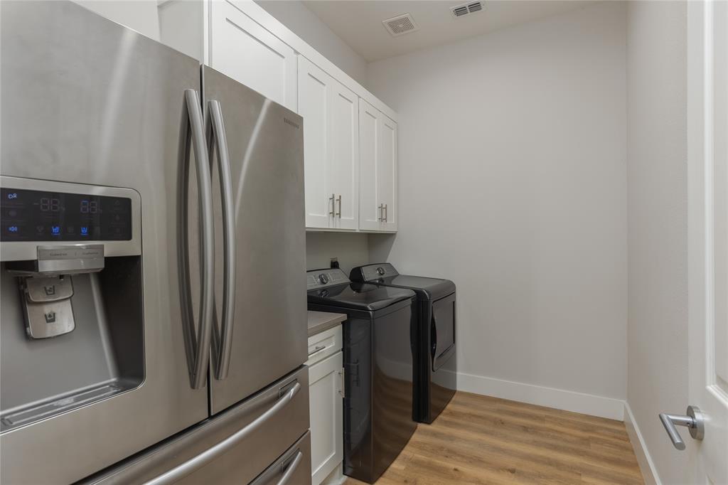 Weatherford, Texas, 76085, United States, 4 Bedrooms Bedrooms, ,2 BathroomsBathrooms,Residential,For Sale,1904359