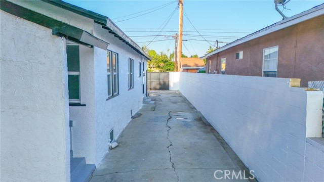Los Angeles, California, 90002, United States, 3 Bedrooms Bedrooms, ,2 BathroomsBathrooms,Residential,For Sale,1928676