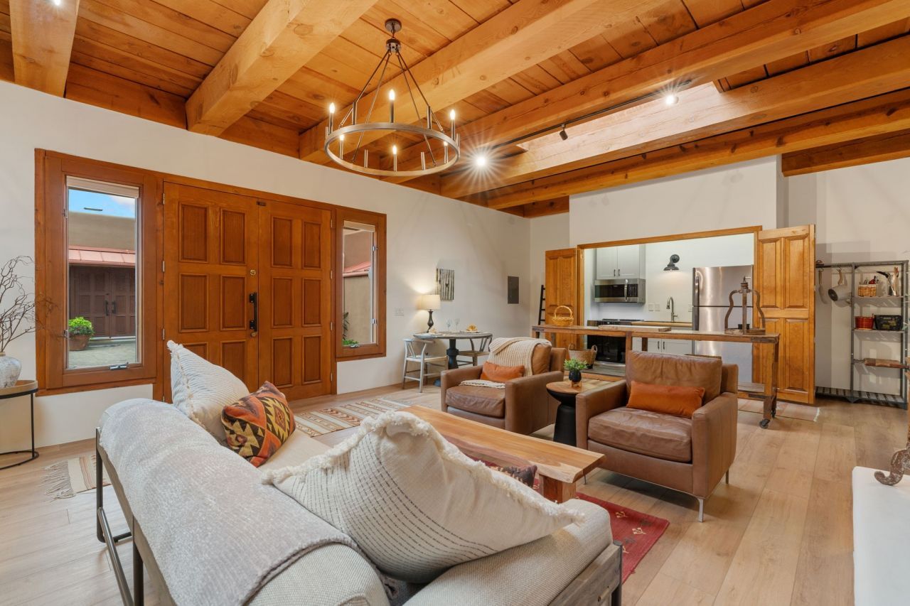 Santa Fe, New Mexico, 87501, United States, ,1 BathroomBathrooms,Residential,For Sale,1926126