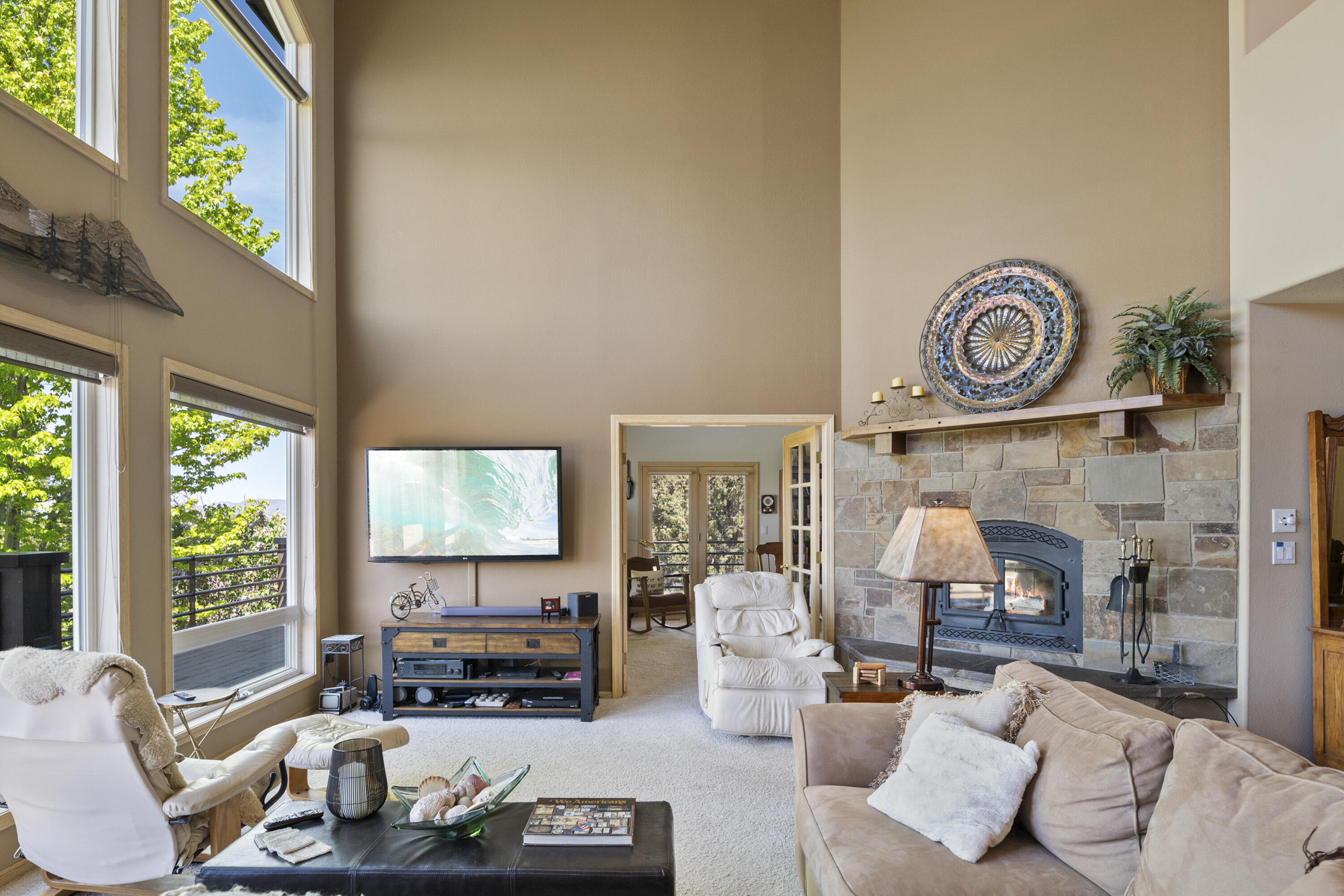 Powell Butte, Oregon, 97753, United States, 4 Bedrooms Bedrooms, ,3 BathroomsBathrooms,Residential,For Sale,1977407