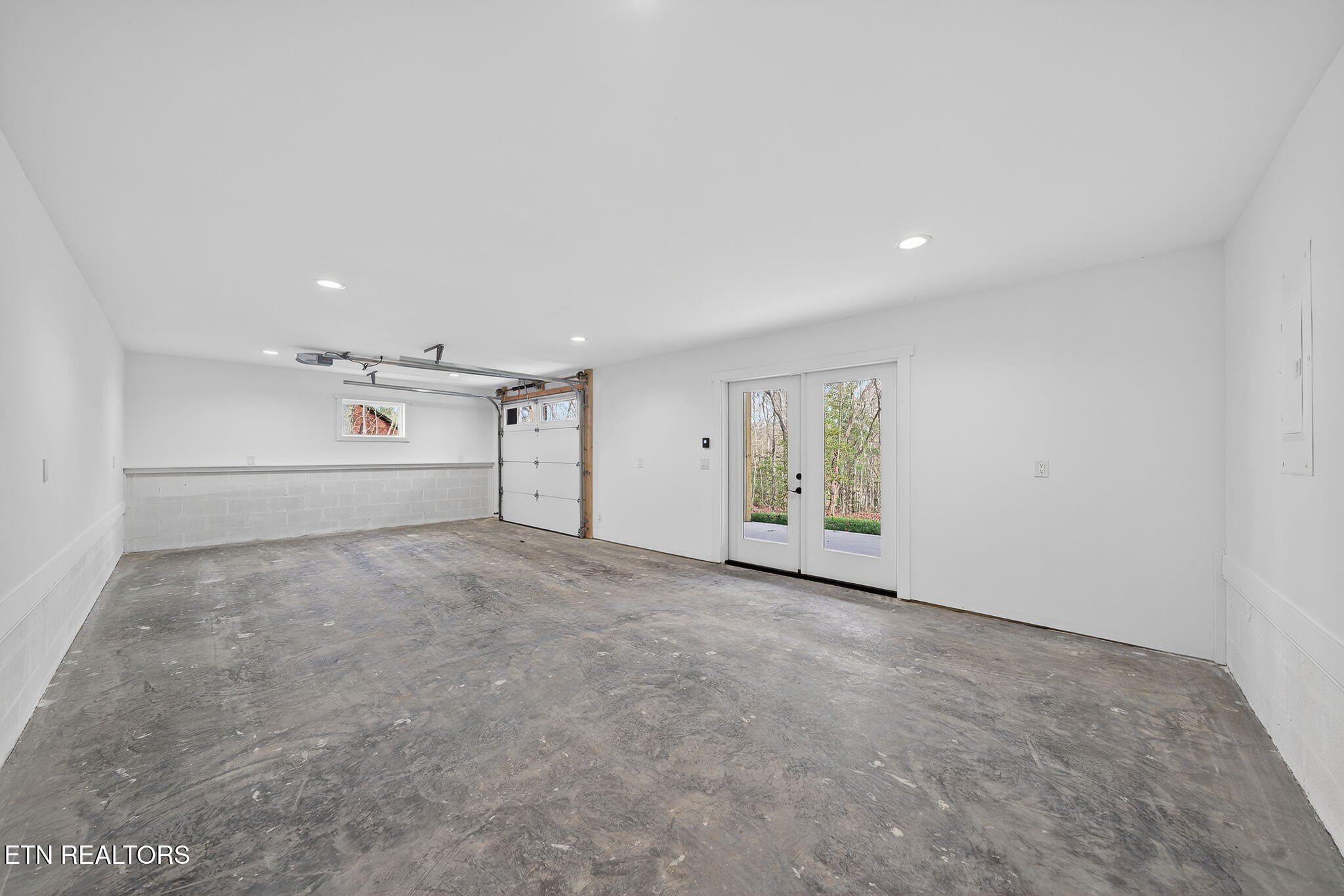 Crossville, Tennessee, 38558, United States, 3 Bedrooms Bedrooms, ,2 BathroomsBathrooms,Residential,For Sale,1989855