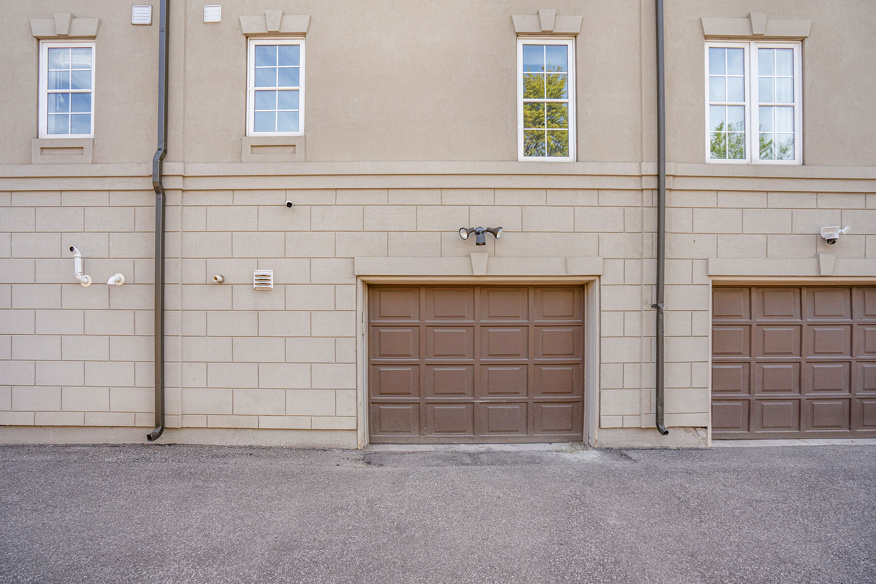  Rare Forest Hill Townhome - 物件實景