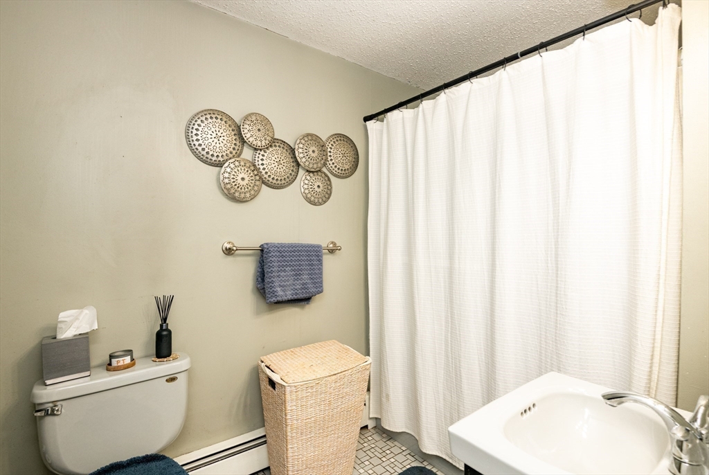 Salem, Massachusetts, 01970, United States, 3 Bedrooms Bedrooms, ,2 BathroomsBathrooms,Residential,For Sale,1990953