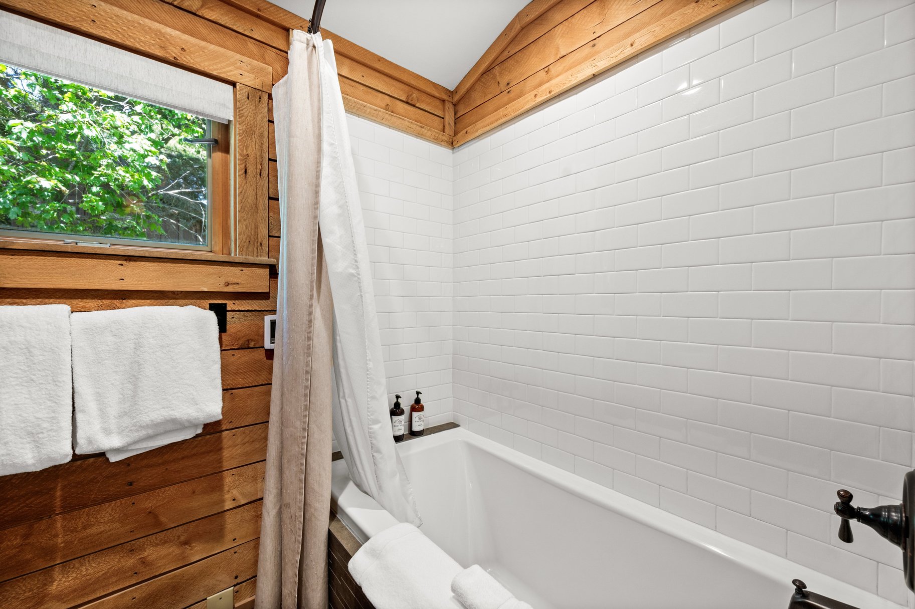  Rare Three-Bedroom Cottage in the Heart of Sundance - 物件實景