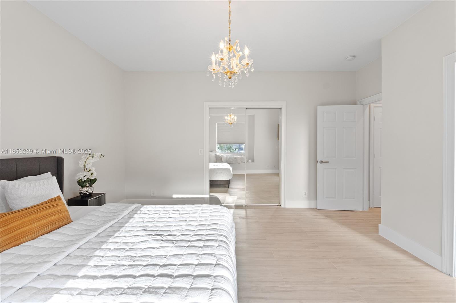 Weston, Florida, 33327, United States, 5 Bedrooms Bedrooms, ,6 BathroomsBathrooms,Residential,For Sale,1919791