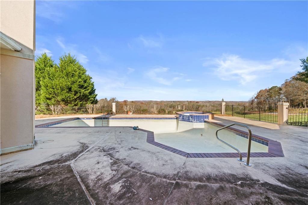 Gainesville, Georgia, 30506, United States, 5 Bedrooms Bedrooms, ,5 BathroomsBathrooms,Residential,For Sale,1996488