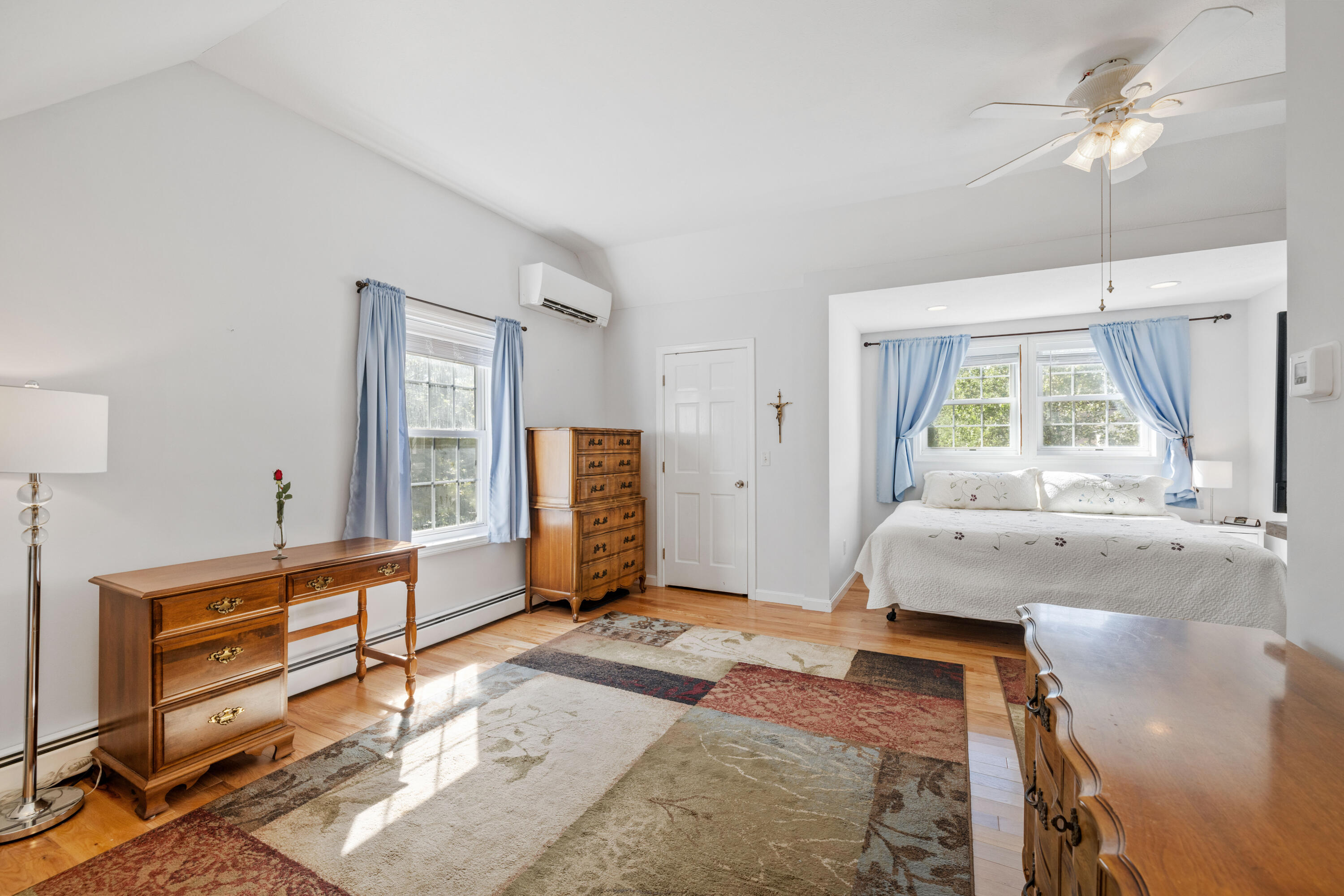 Kennebunk, Maine, 04043, United States, 4 Bedrooms Bedrooms, ,3 BathroomsBathrooms,Residential,For Sale,1901134