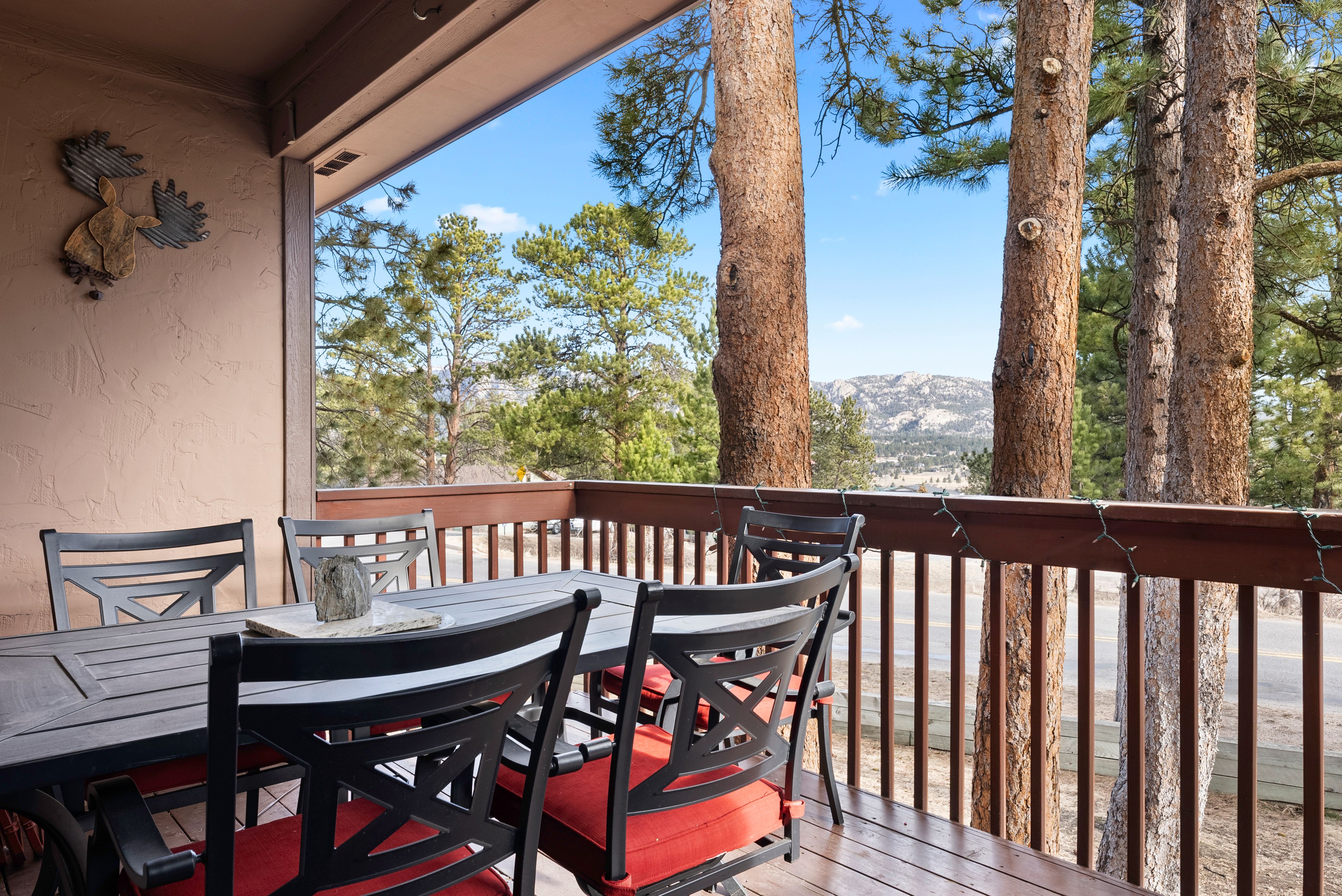  Beautifully Remodeled Home Tucked Away on Quiet Cul-De-Sac - 物件實景