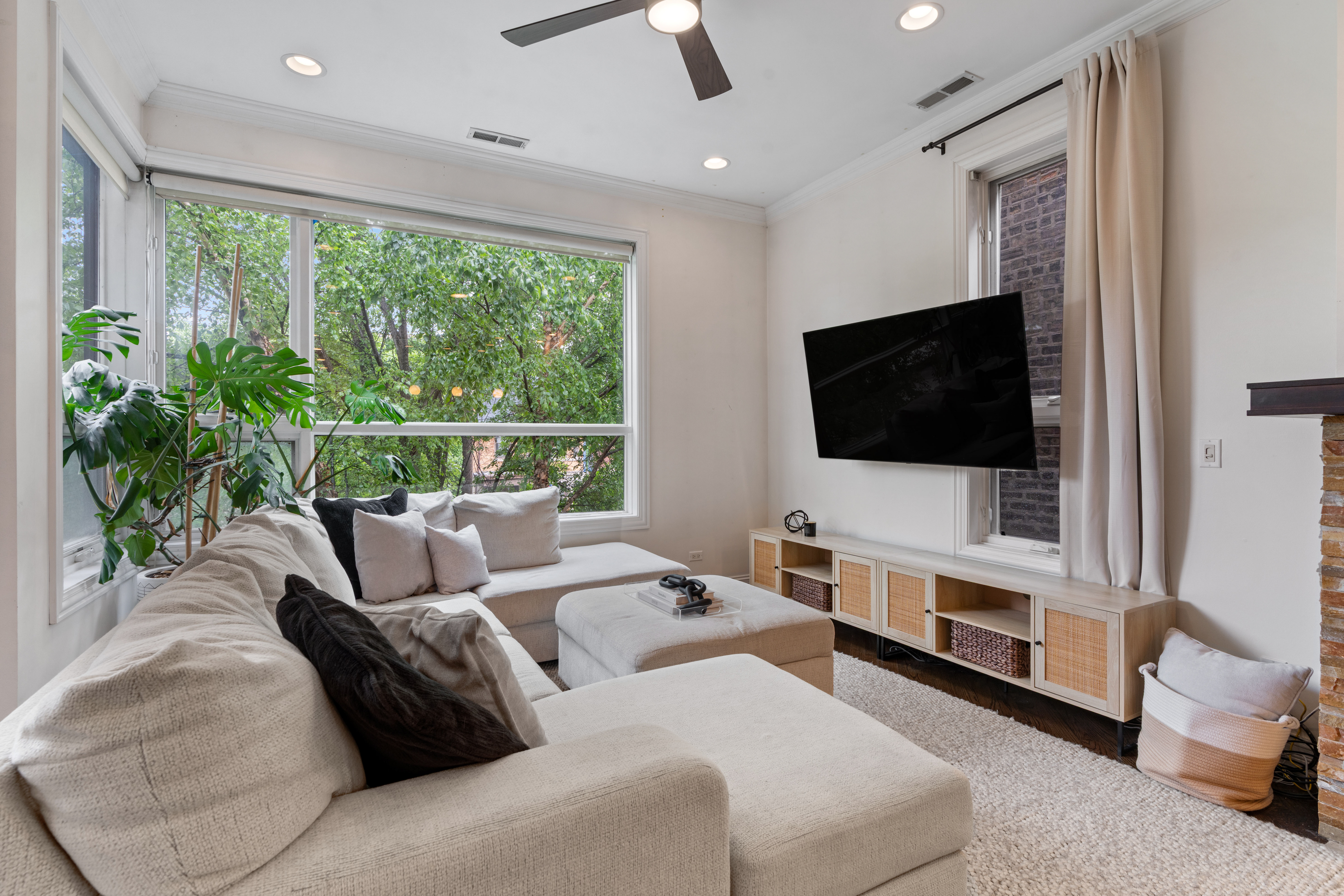  1131 W Addison Street, Chicago, IL, 60613 - 物件實景
