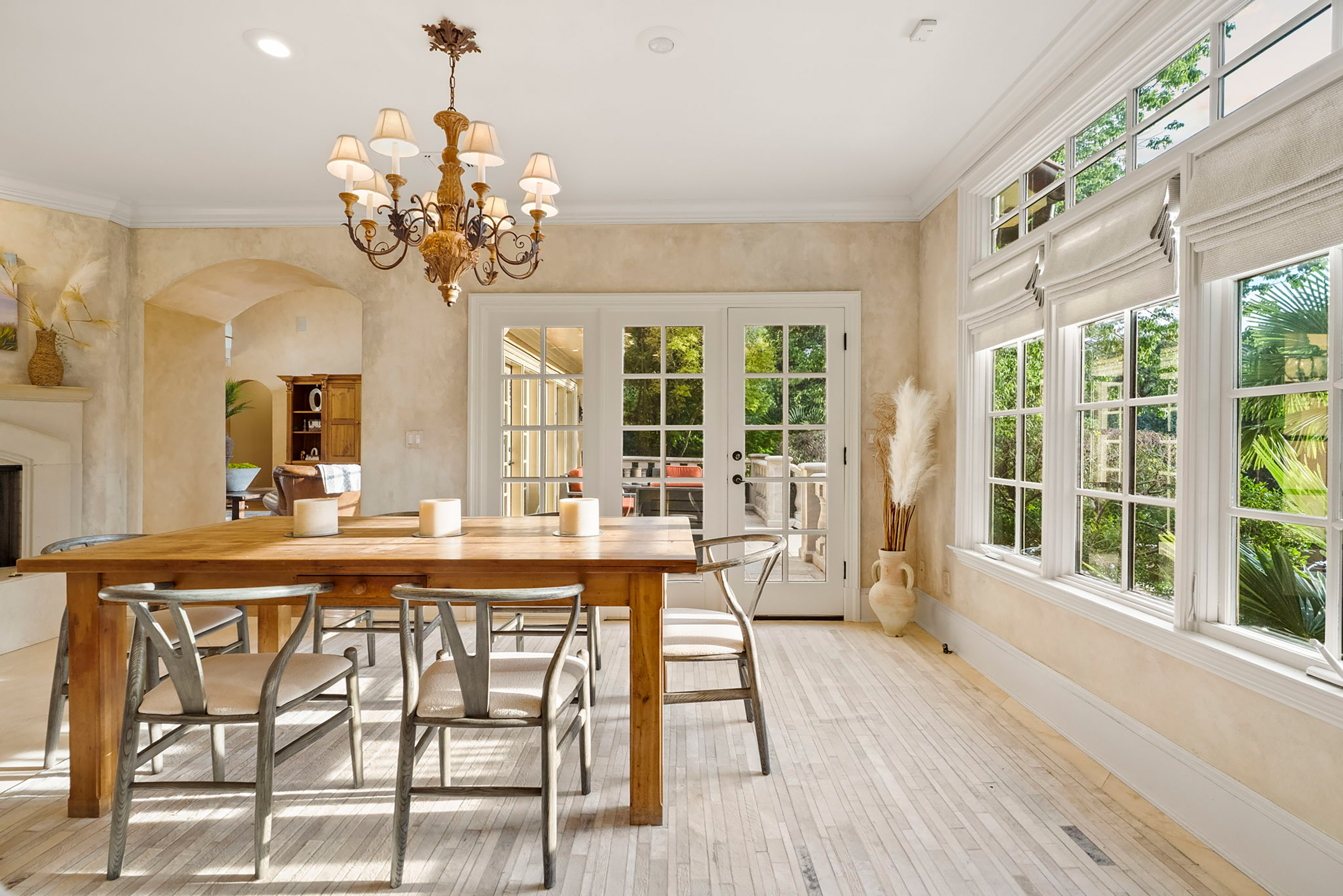 Remarkable Spanish-style Estate on 3.8+/- Private Acres - 物件實景