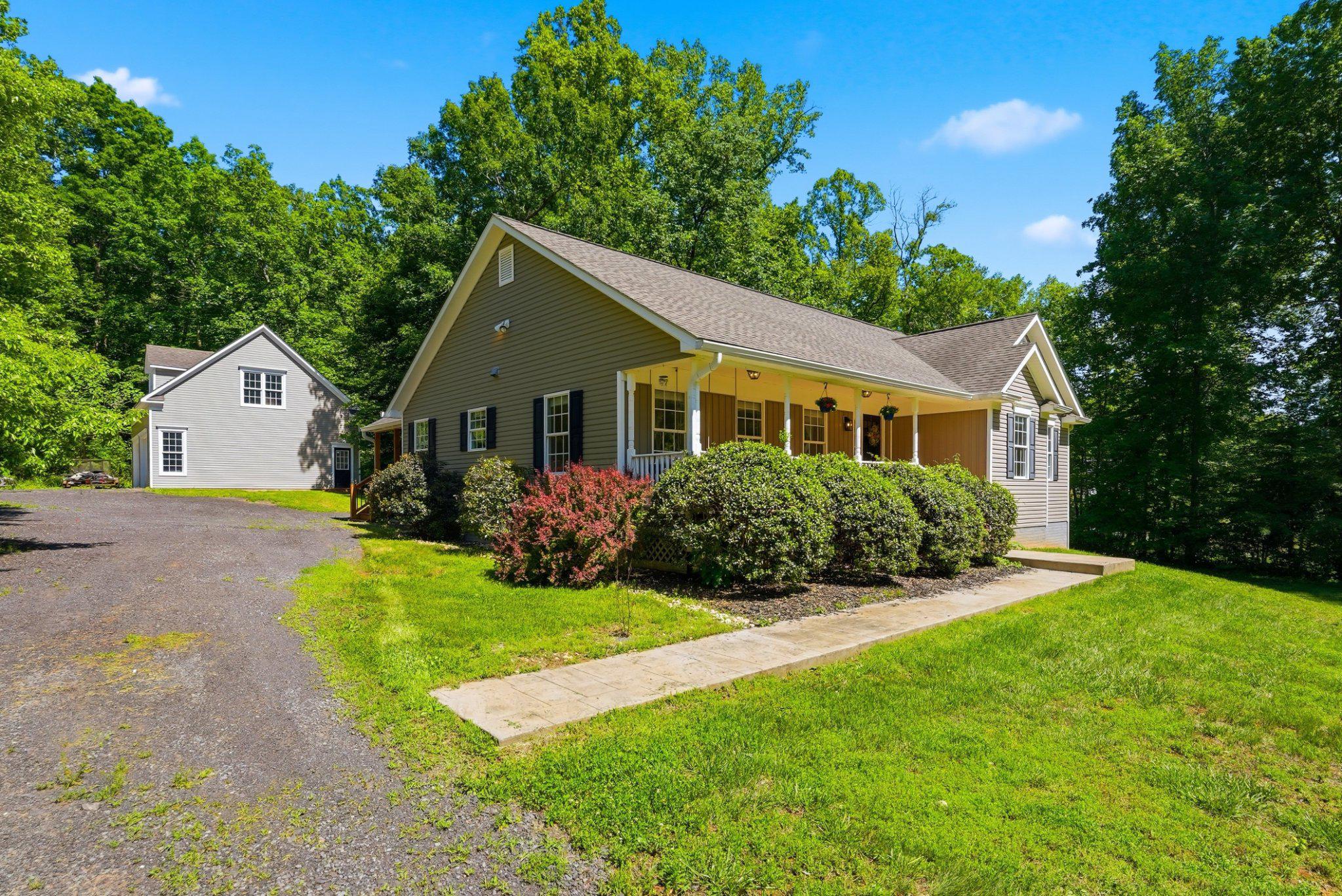 Locust Dale, Virginia, 22948, United States, 3 Bedrooms Bedrooms, ,4 BathroomsBathrooms,Residential,For Sale,1996627