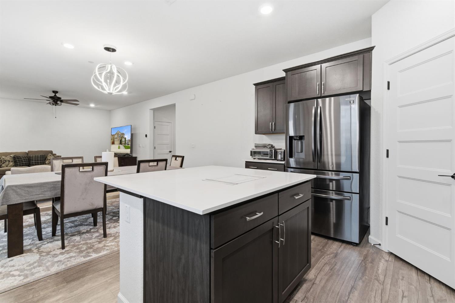 Manteca, California, 95337, United States, 4 Bedrooms Bedrooms, ,3 BathroomsBathrooms,Residential,For Sale,2001194