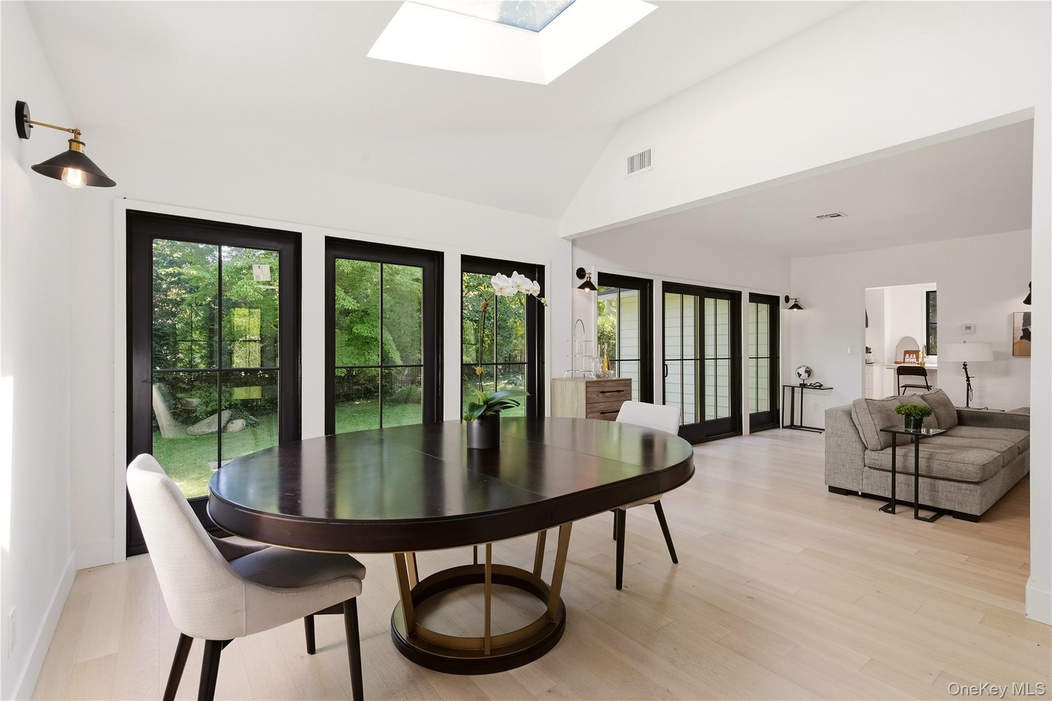  10 The Locusts, Roslyn Estates, NY, 11576 - 物件實景