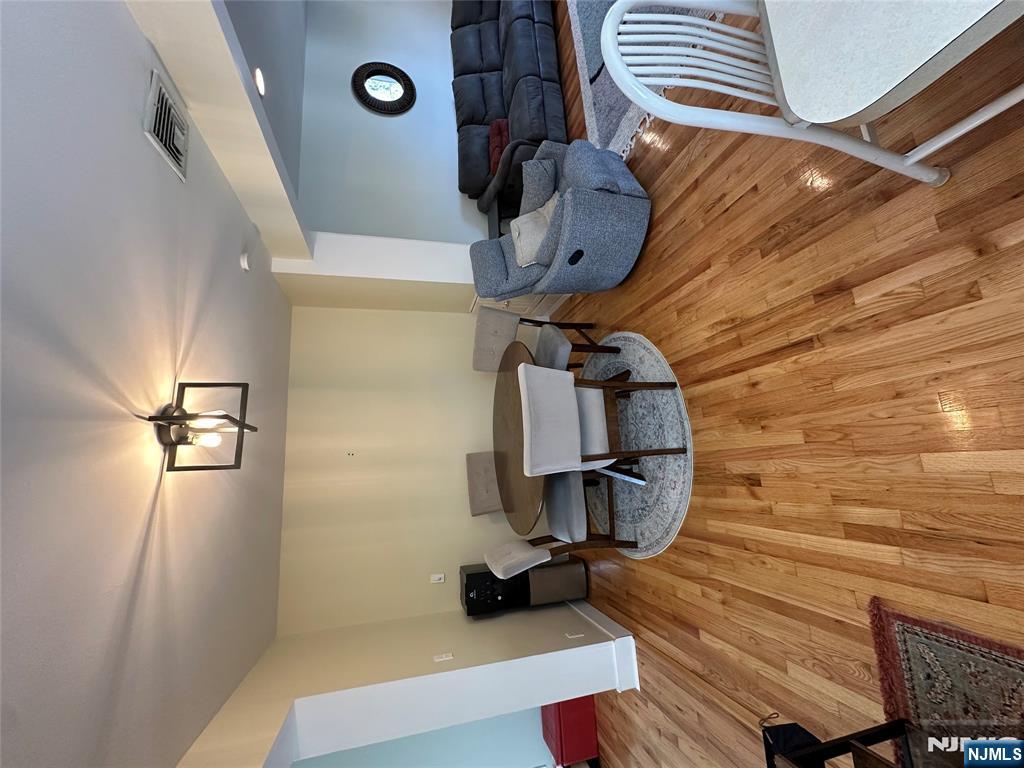 Secaucus, New Jersey, 07094, United States, 8 Bedrooms Bedrooms, ,5 BathroomsBathrooms,Residential,For Sale,1938103