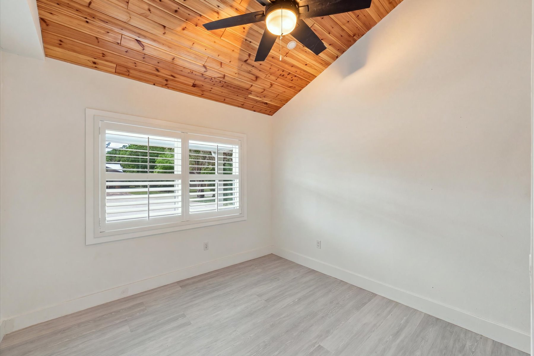  446 Coral Drive, Melbourne, FL, 32935 - 物件實景