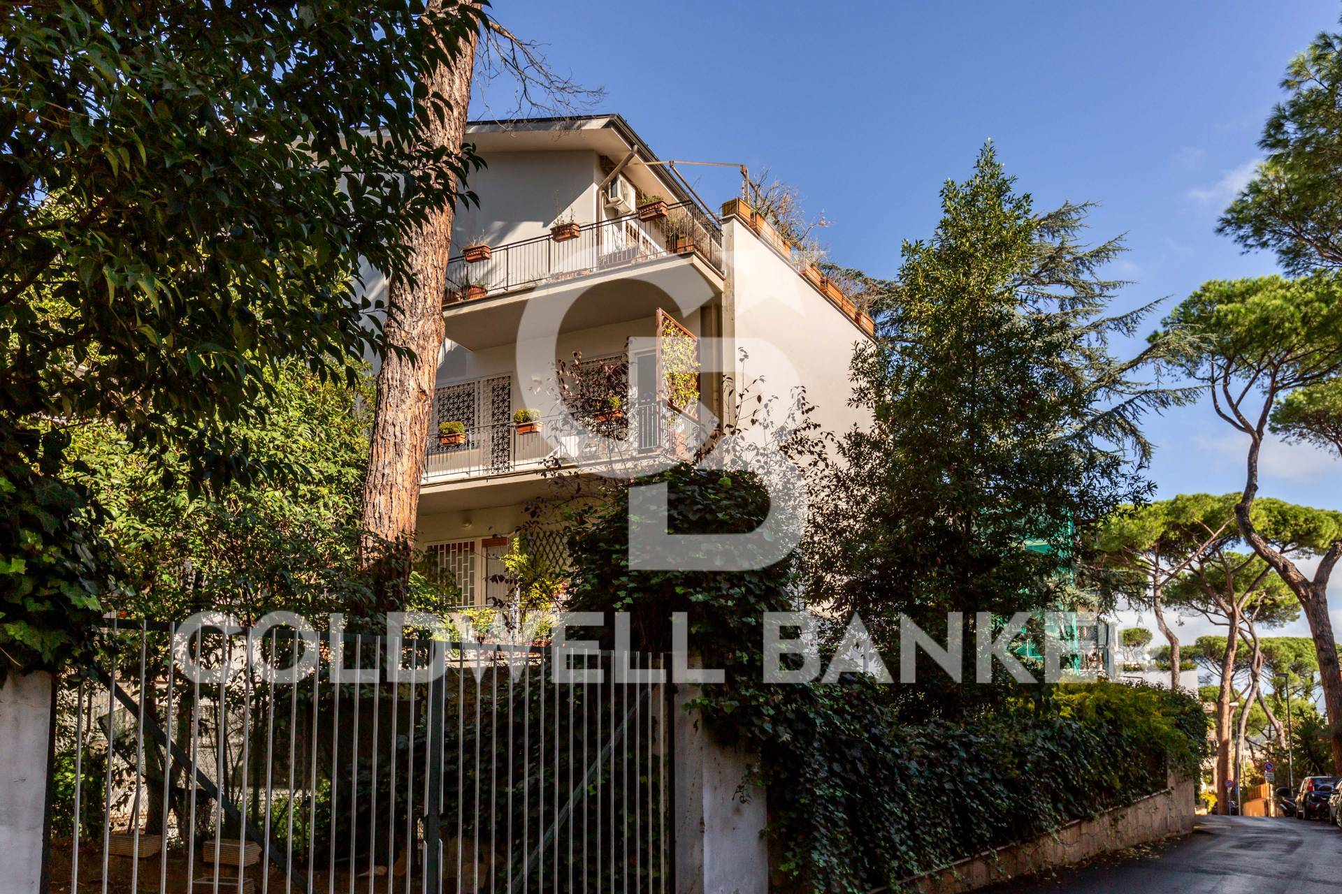 Roma, Roma, 00100, IT, 3 Bedrooms Bedrooms, ,2 BathroomsBathrooms,Residential,For Sale,1991854