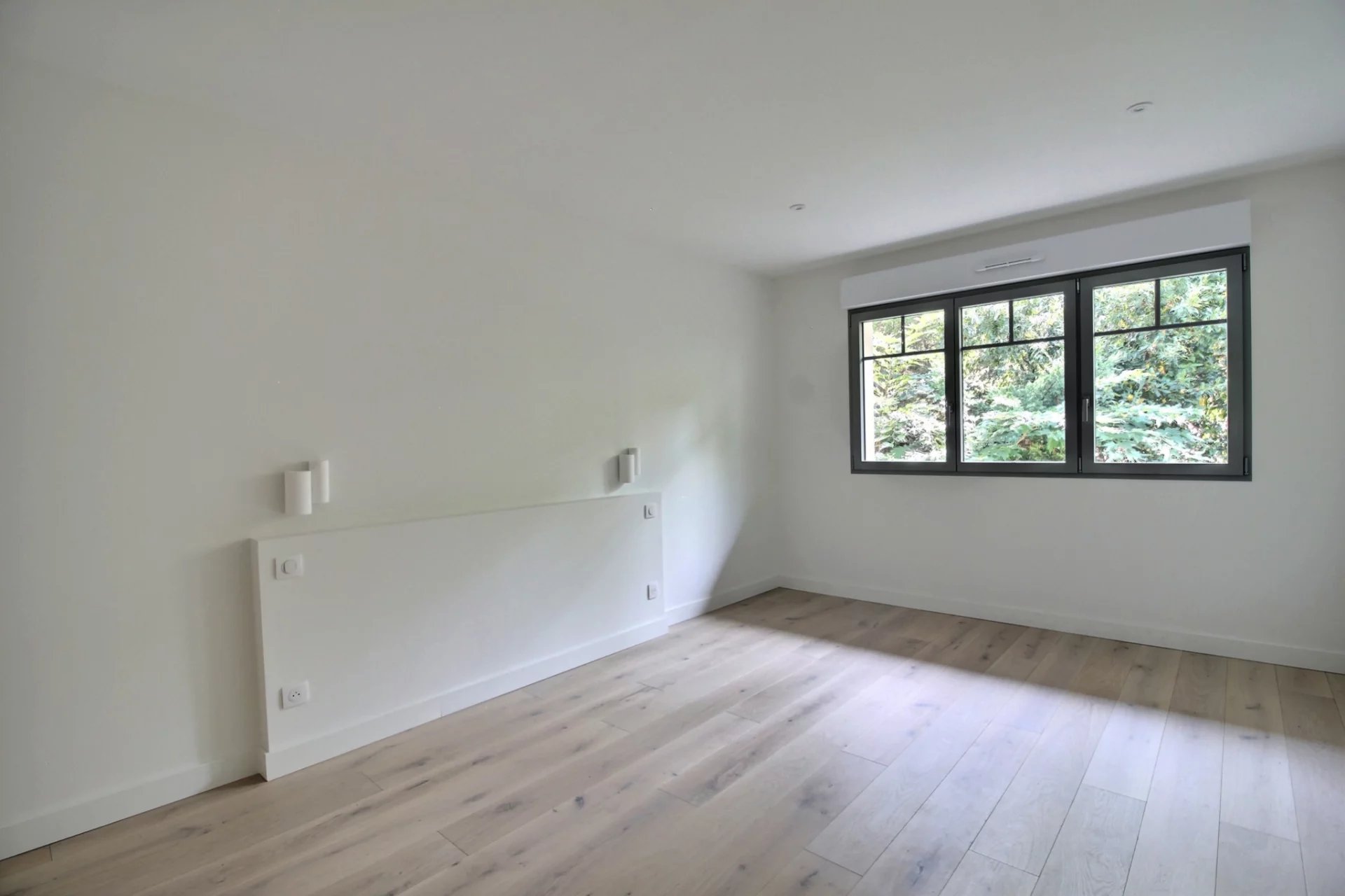 Arcachon, New Aquitaine, 33120, FR, 4 Bedrooms Bedrooms, ,Residential,For Sale,1995538