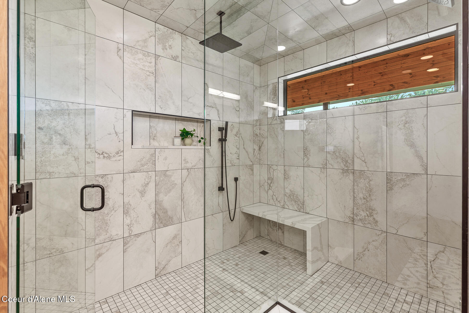 Coeur d'Alene, Idaho, 83814, United States, 3 Bedrooms Bedrooms, ,4 BathroomsBathrooms,Residential,For Sale,2018272