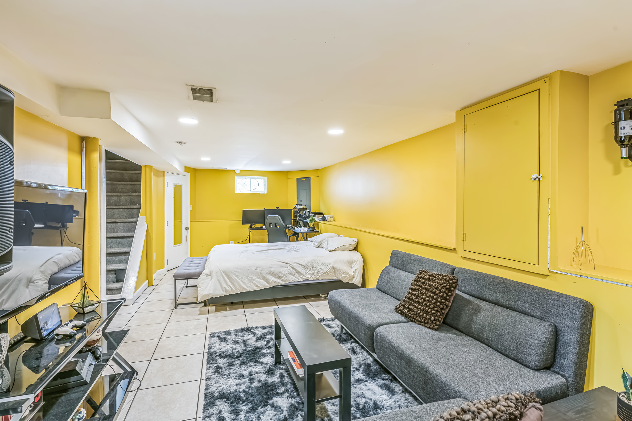 Elmwood Park, New Jersey, 07407, United States, 4 Bedrooms Bedrooms, ,3 BathroomsBathrooms,Residential,For Sale,1921760