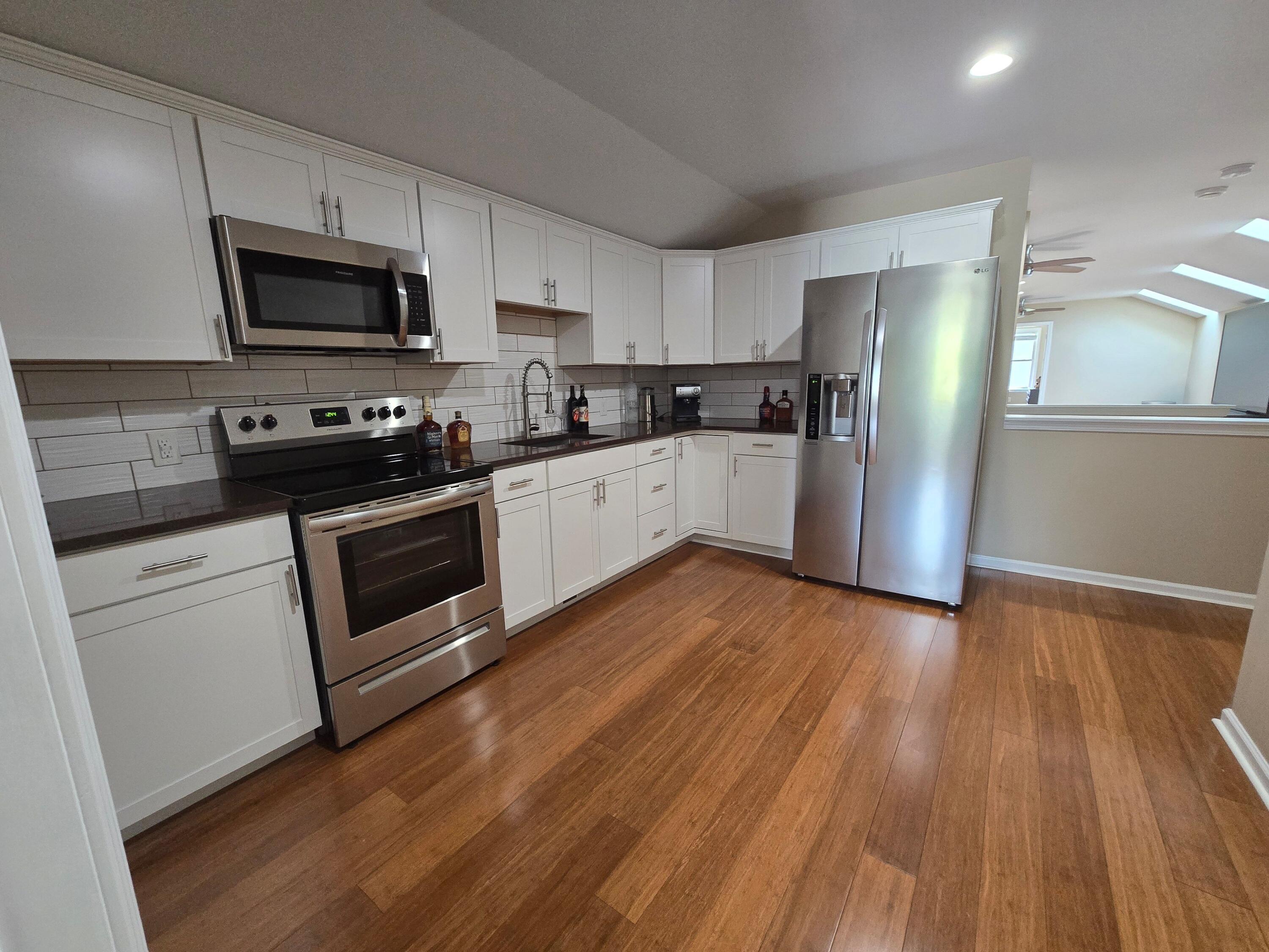 Belleville, Michigan, 48111, United States, 5 Bedrooms Bedrooms, ,5 BathroomsBathrooms,Residential,For Sale,1976520