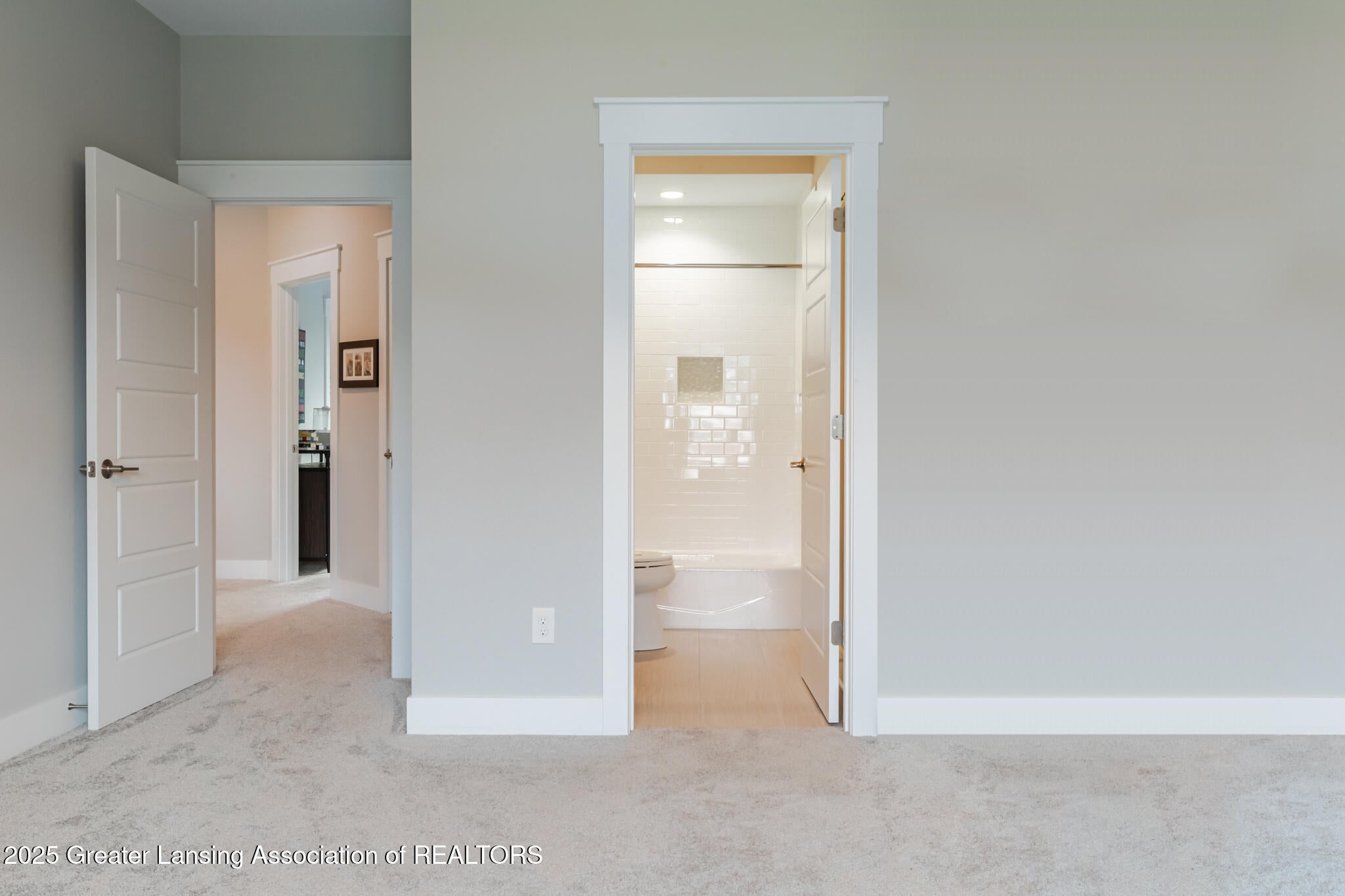 East Lansing, Michigan, 48823, United States, 5 Bedrooms Bedrooms, ,5 BathroomsBathrooms,Residential,For Sale,1987715