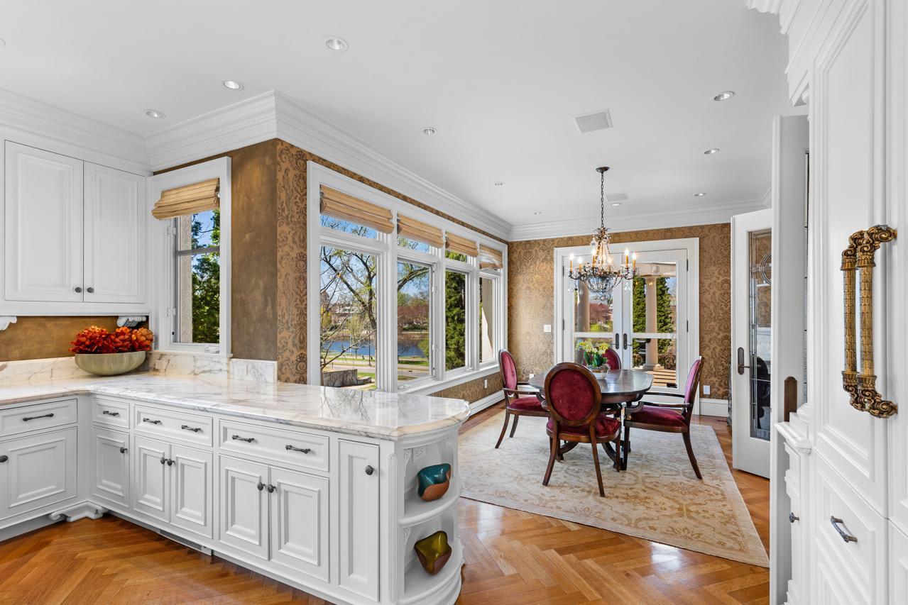 Minneapolis, Minnesota, 55405, United States, 4 Bedrooms Bedrooms, ,4 BathroomsBathrooms,Residential,For Sale,1821266