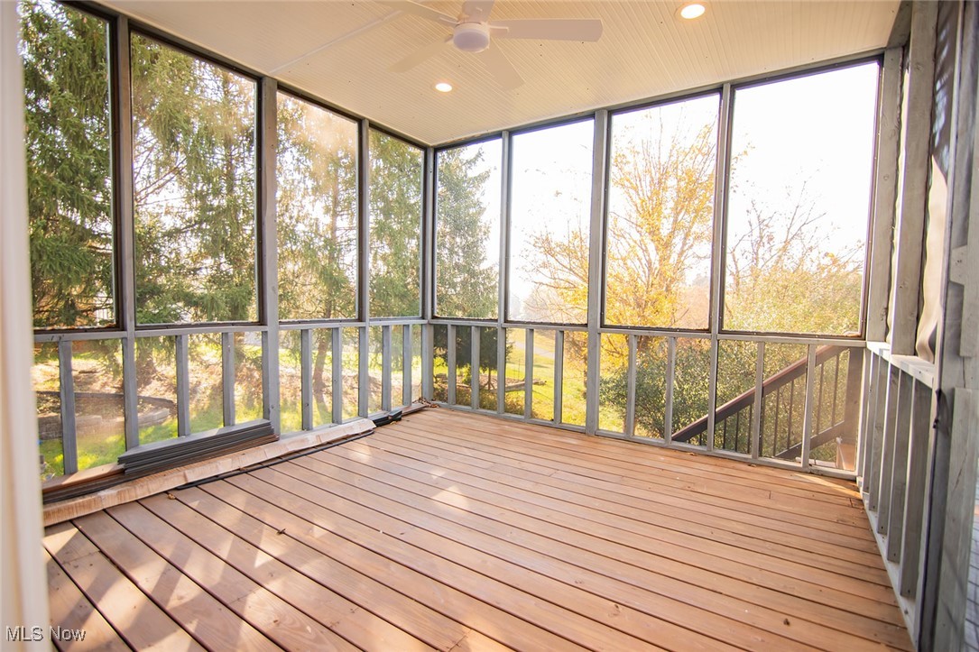 Vienna, West Virginia, 26105, United States, 4 Bedrooms Bedrooms, ,5 BathroomsBathrooms,Residential,For Sale,1987496