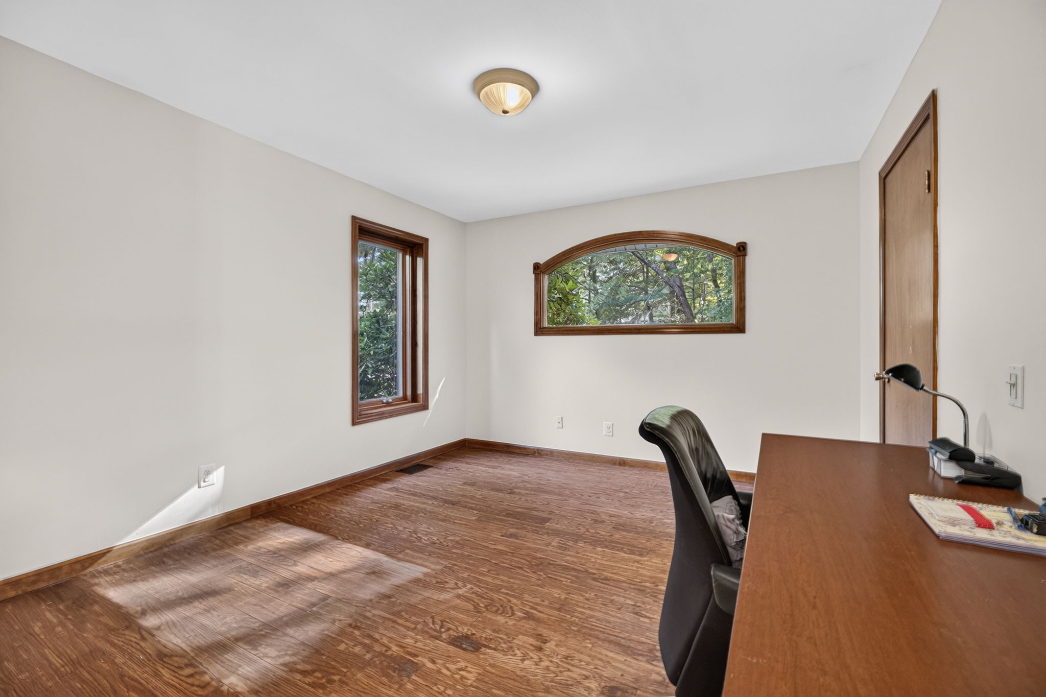  Modern Living and Effortless Entertaining Tucked Away on 1.5 Acres - 物件實景