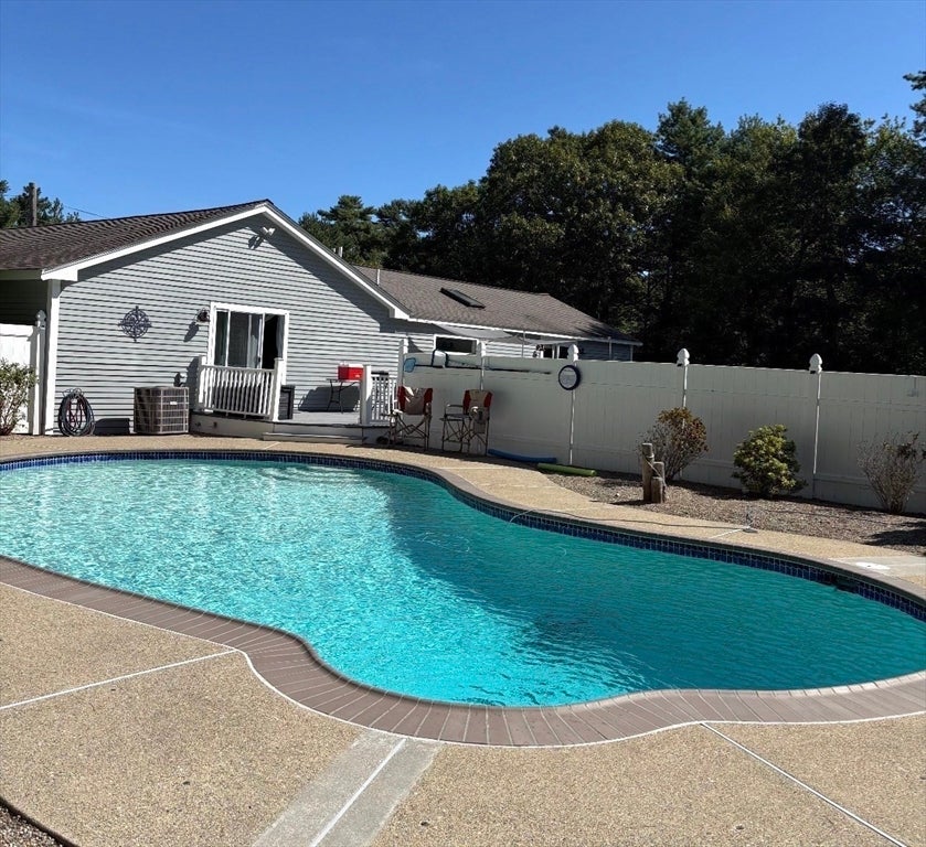 Plymouth, Massachusetts, 02360, United States, 3 Bedrooms Bedrooms, ,2 BathroomsBathrooms,Residential,For Sale,1982204