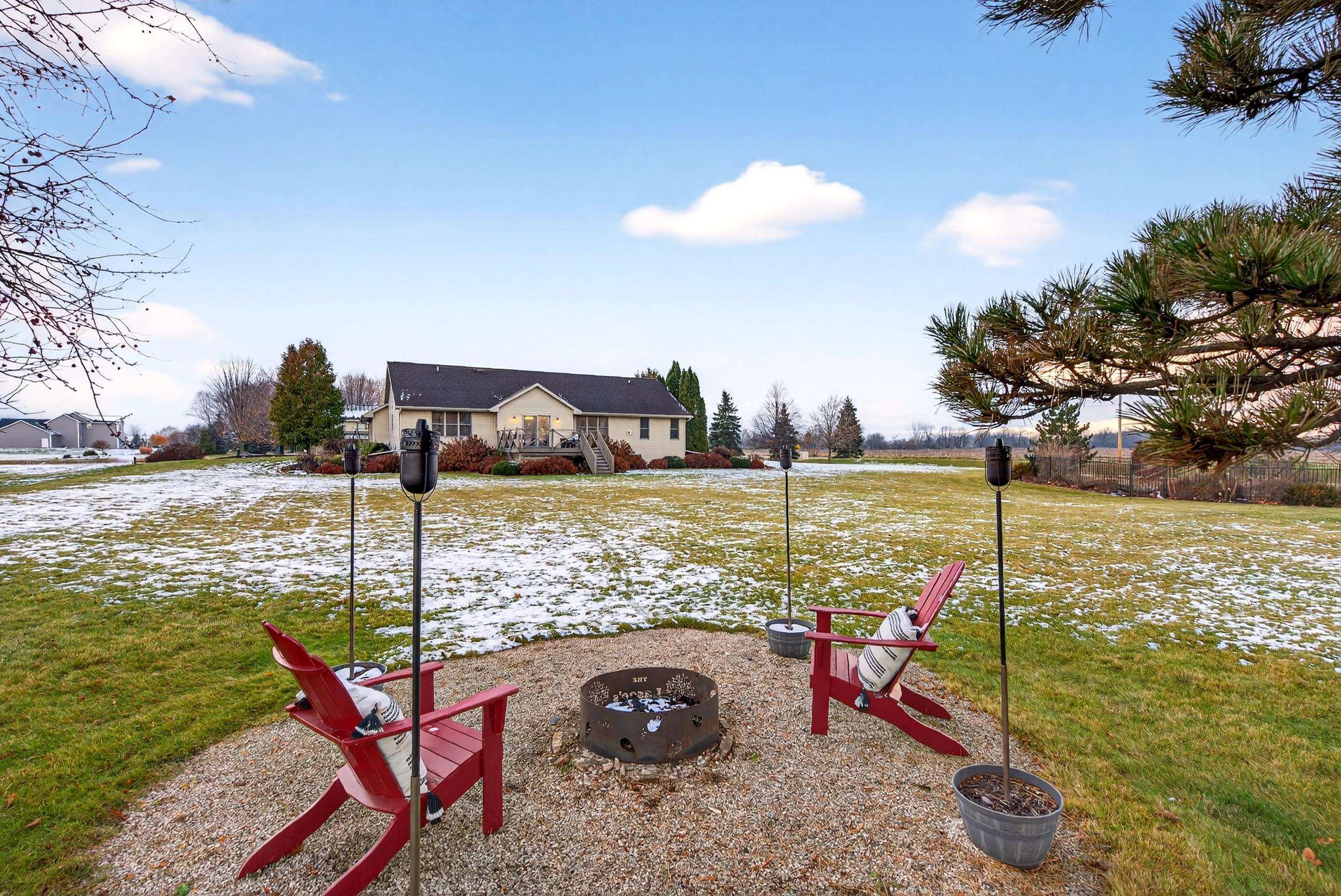 Neenah, Wisconsin, 54956, United States, 4 Bedrooms Bedrooms, ,4 BathroomsBathrooms,Residential,For Sale,1996384