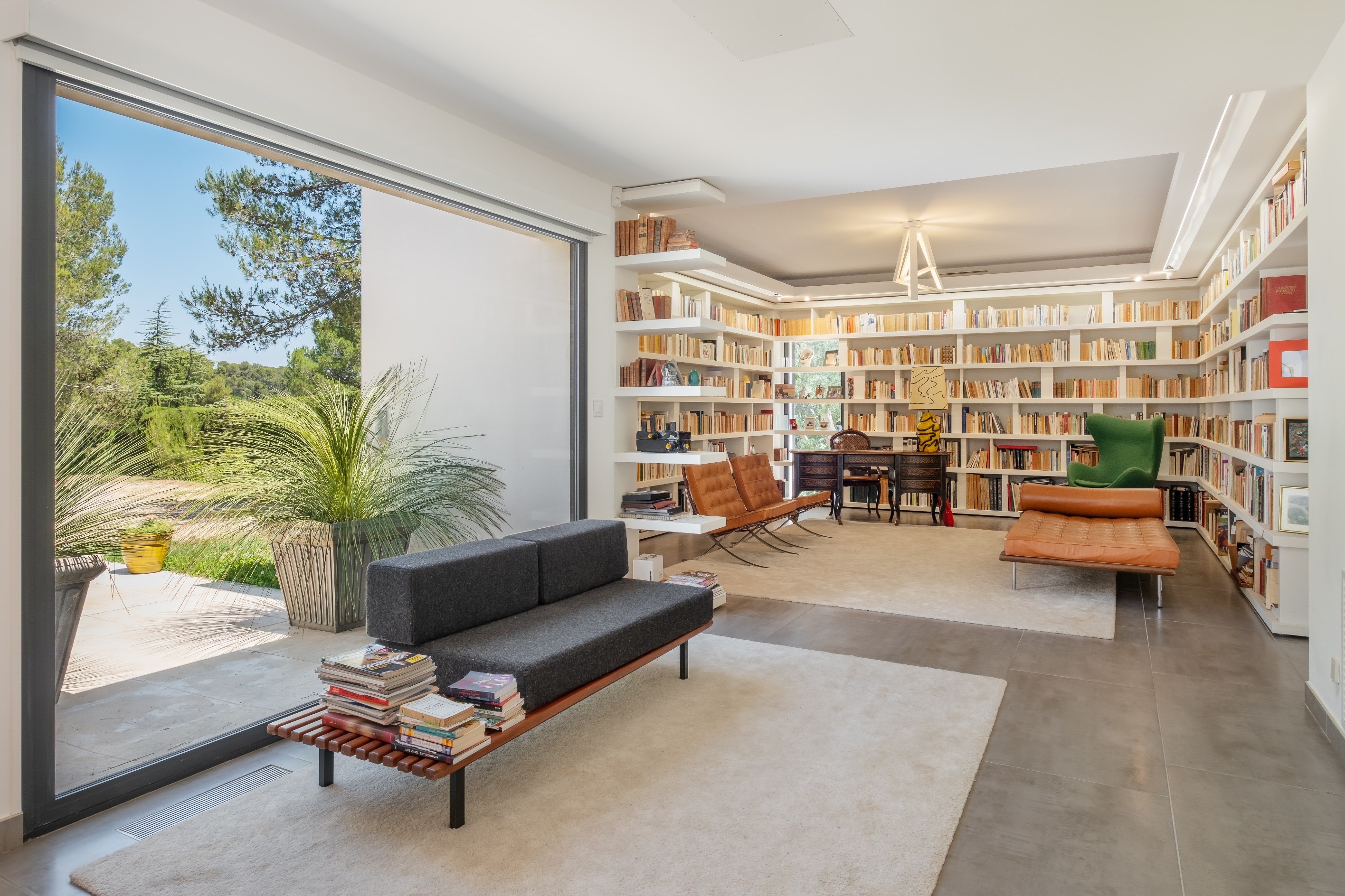  Exceptional property with designer villa, 13,000 m² grounds and rare features - 物件實景