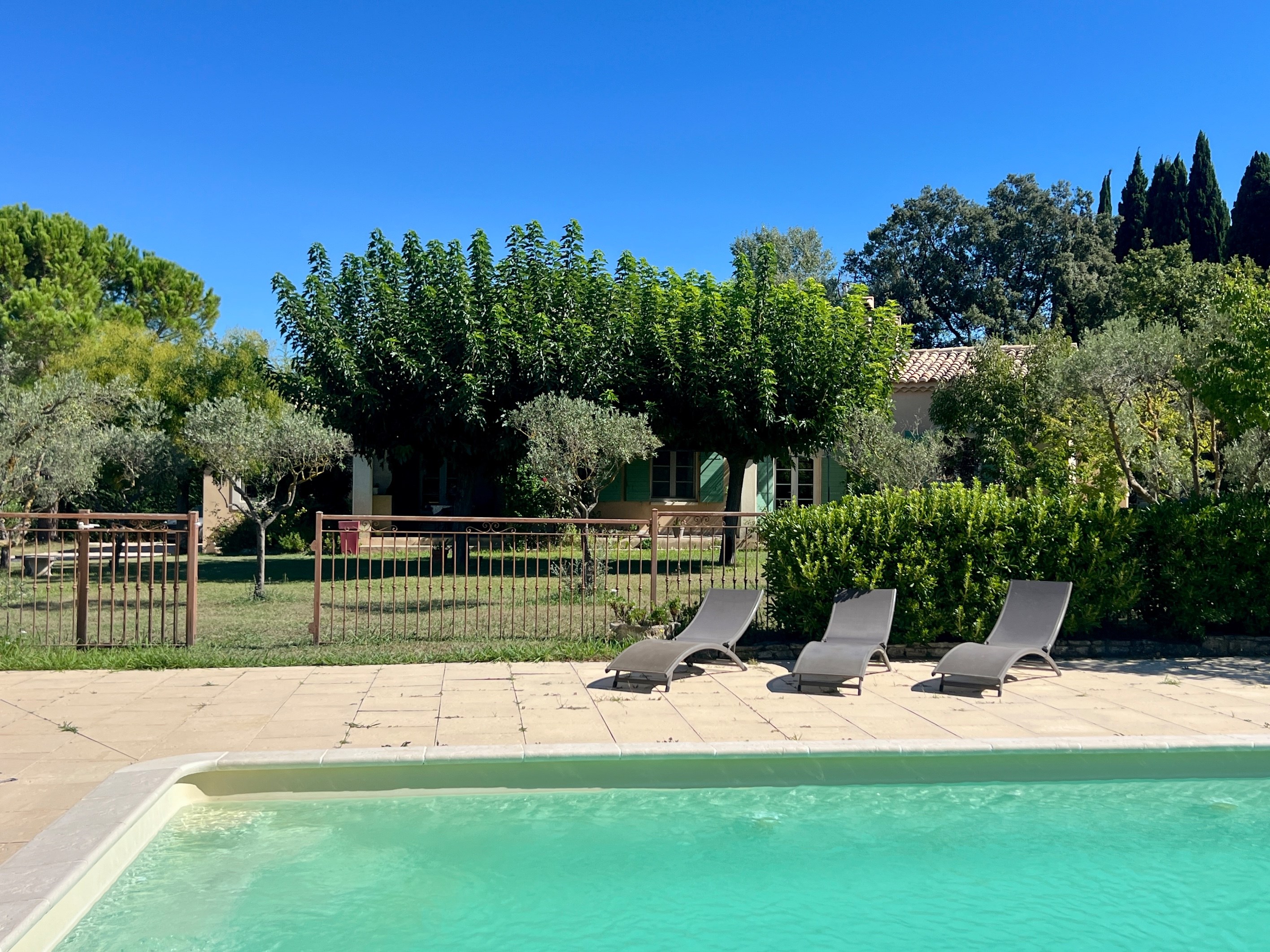 Quiet family home, in the immediate vicinity of Saint-Rémy-de-Provence. - 物件實景
