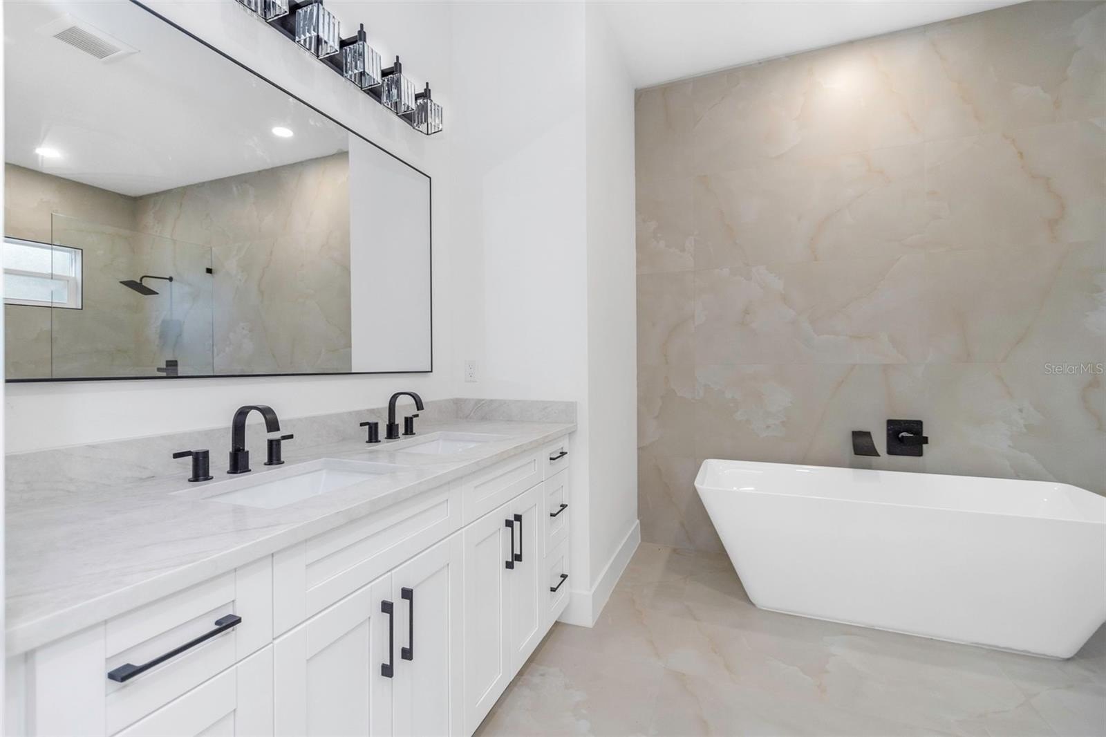 ST PETERSBURG, Florida, 33714, United States, 4 Bedrooms Bedrooms, ,3 BathroomsBathrooms,Residential,For Sale,2022051