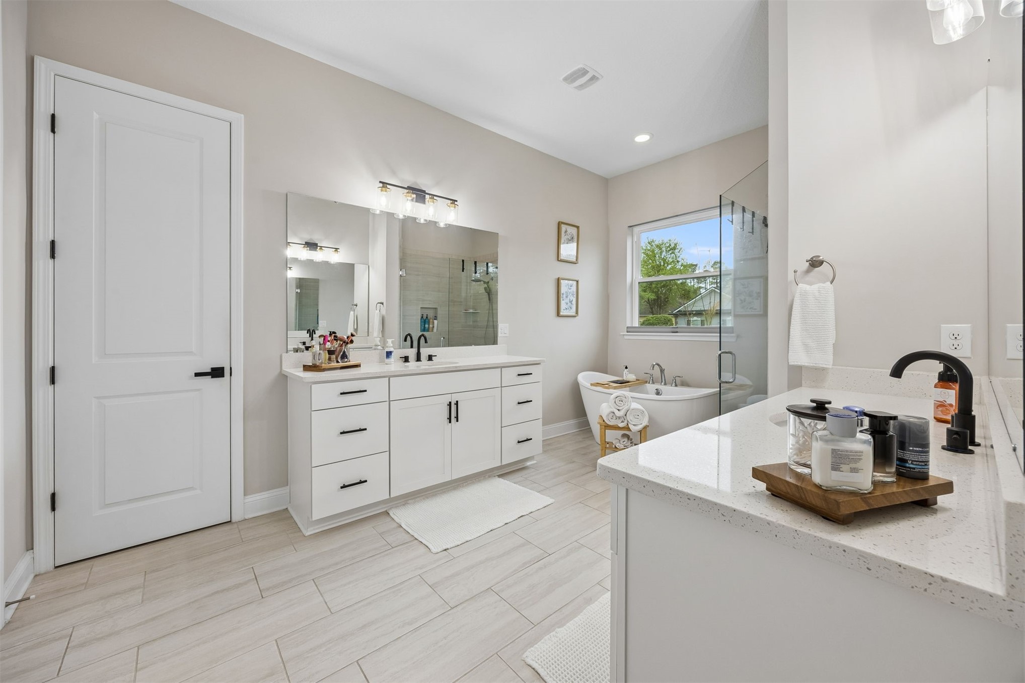 Fernandina Beach, Florida, 32034, United States, 3 Bedrooms Bedrooms, ,2 BathroomsBathrooms,Residential,For Sale,2031071