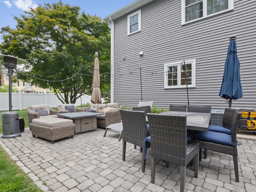 Waltham, Massachusetts, 02451, United States, 4 Bedrooms Bedrooms, ,5 BathroomsBathrooms,Residential,For Sale,1940187