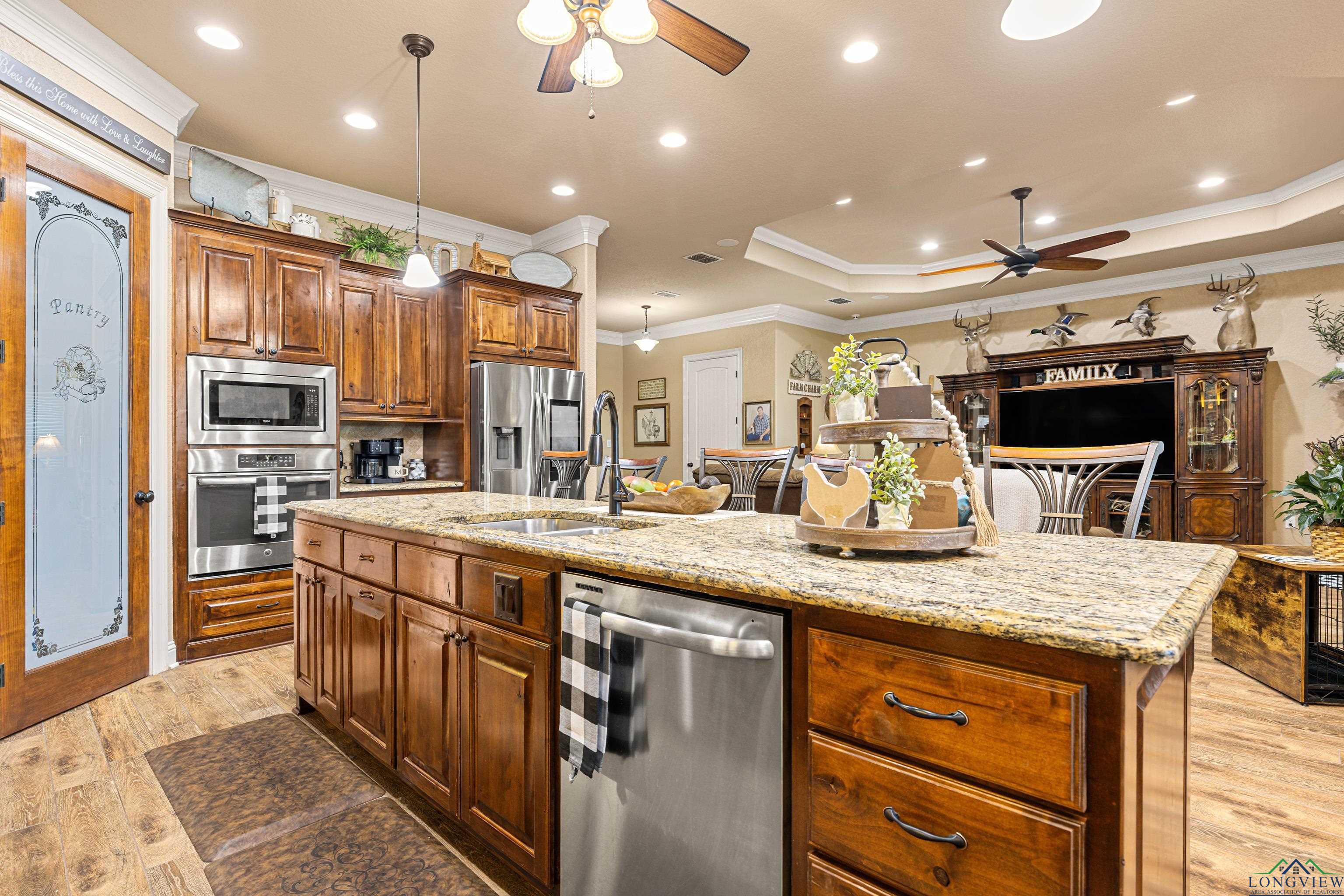 Longview, Texas, 75605, United States, 5 Bedrooms Bedrooms, ,3 BathroomsBathrooms,Residential,For Sale,1827224