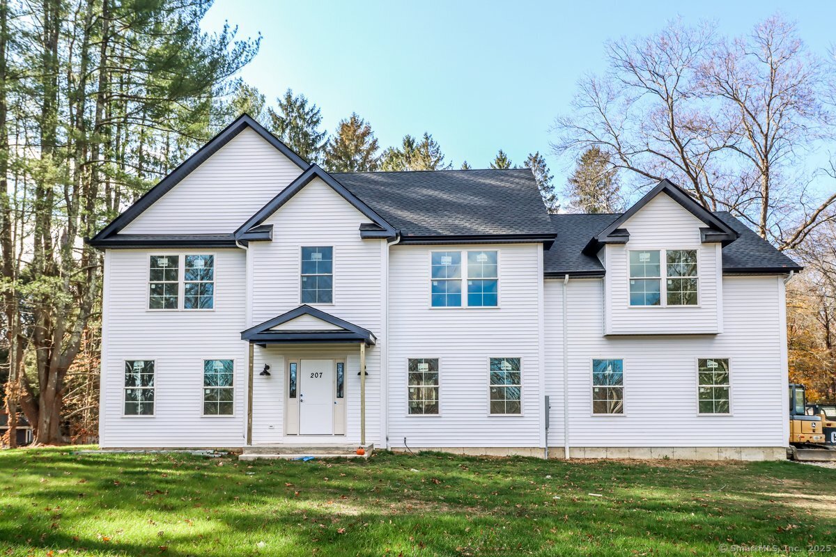 New Milford, Connecticut, 06776, United States, 4 Bedrooms Bedrooms, ,3 BathroomsBathrooms,Residential,For Sale,1896201