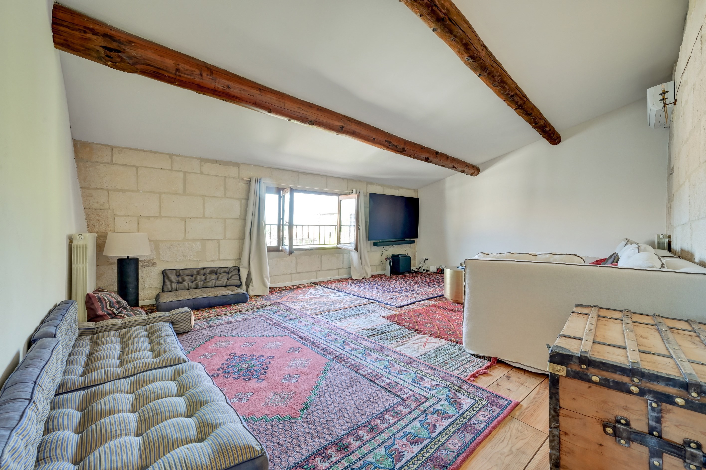  Superb stone village house with garden, swimming pool and garages - 物件實景