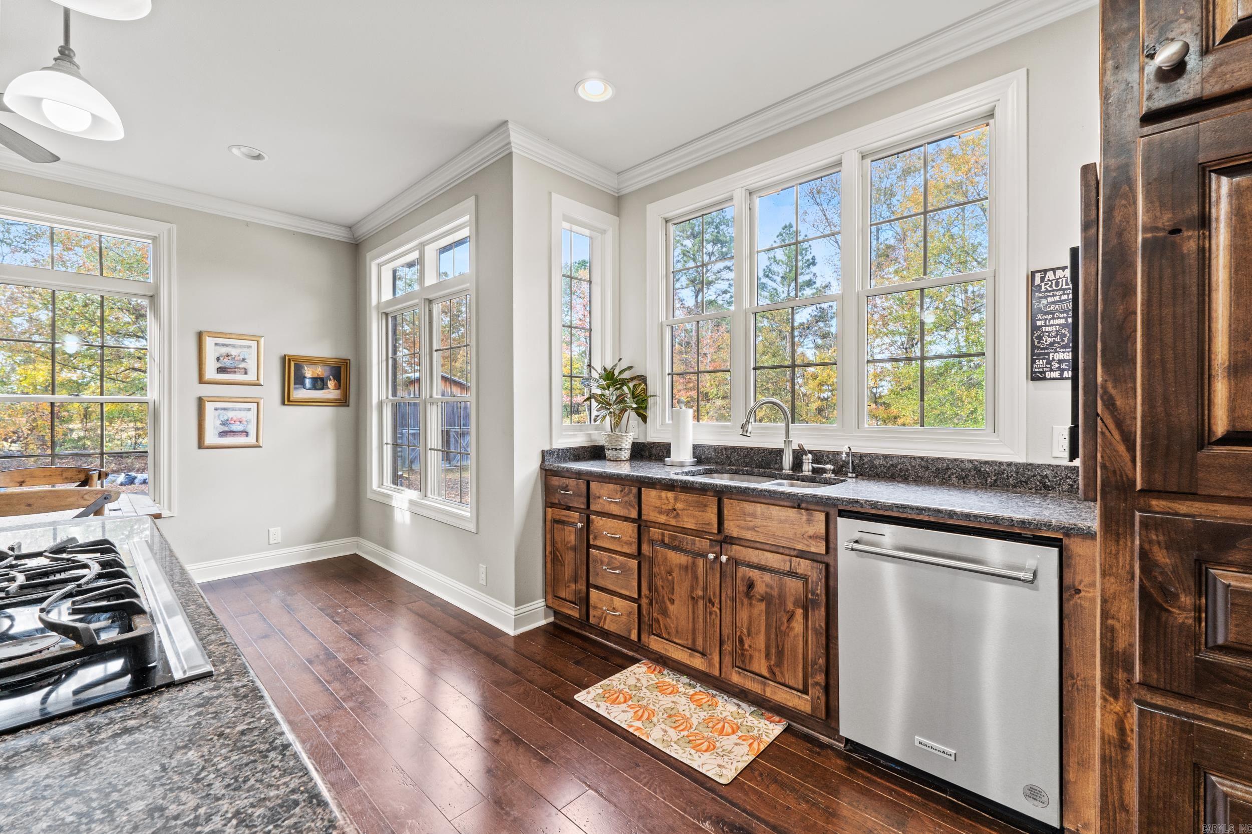 Benton, Arkansas, 72019, United States, 5 Bedrooms Bedrooms, ,5 BathroomsBathrooms,Residential,For Sale,1994401